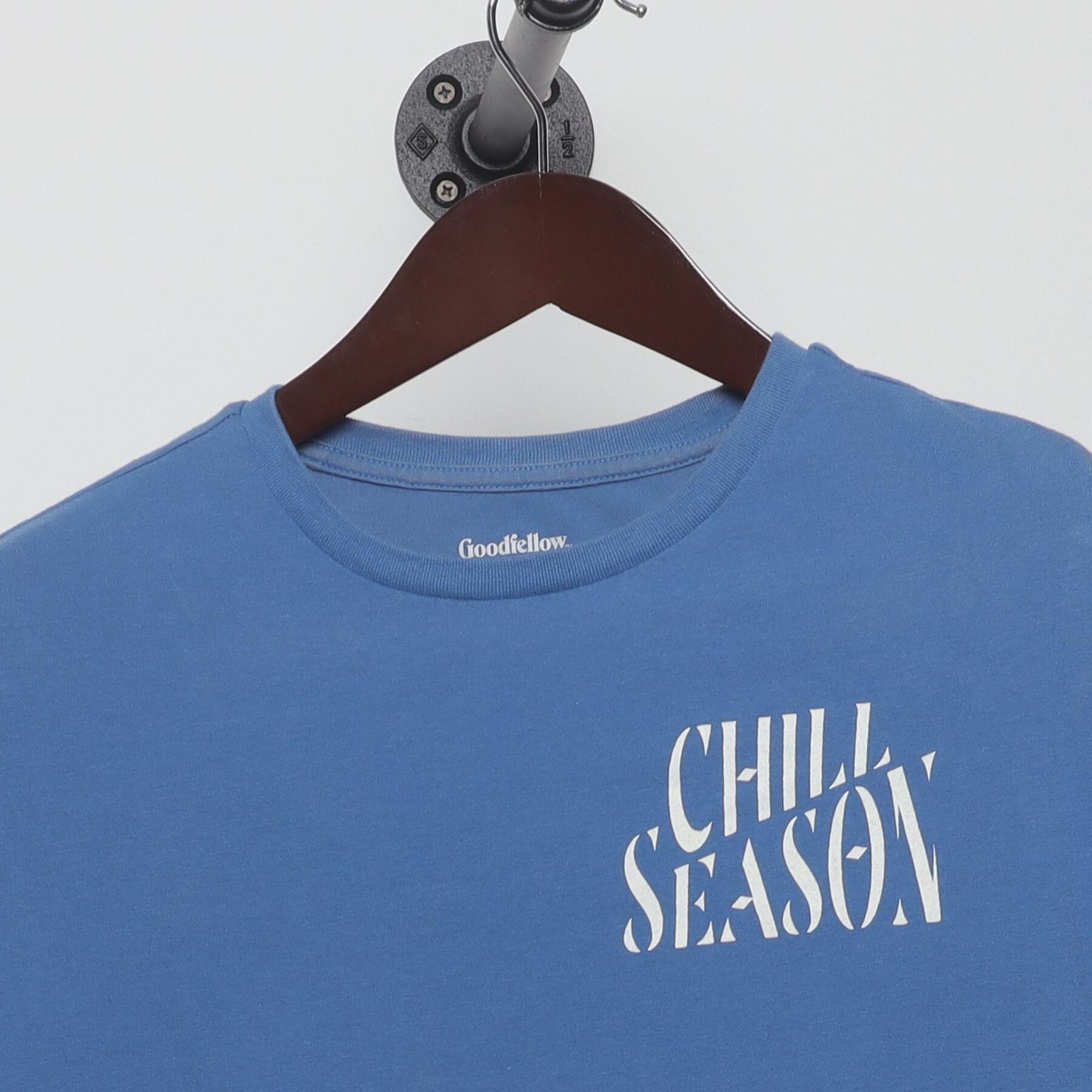 Close-up of the collar and tag on the Vintage Y2K Goodfellow & Co. "Chill Season" T-Shirt - S