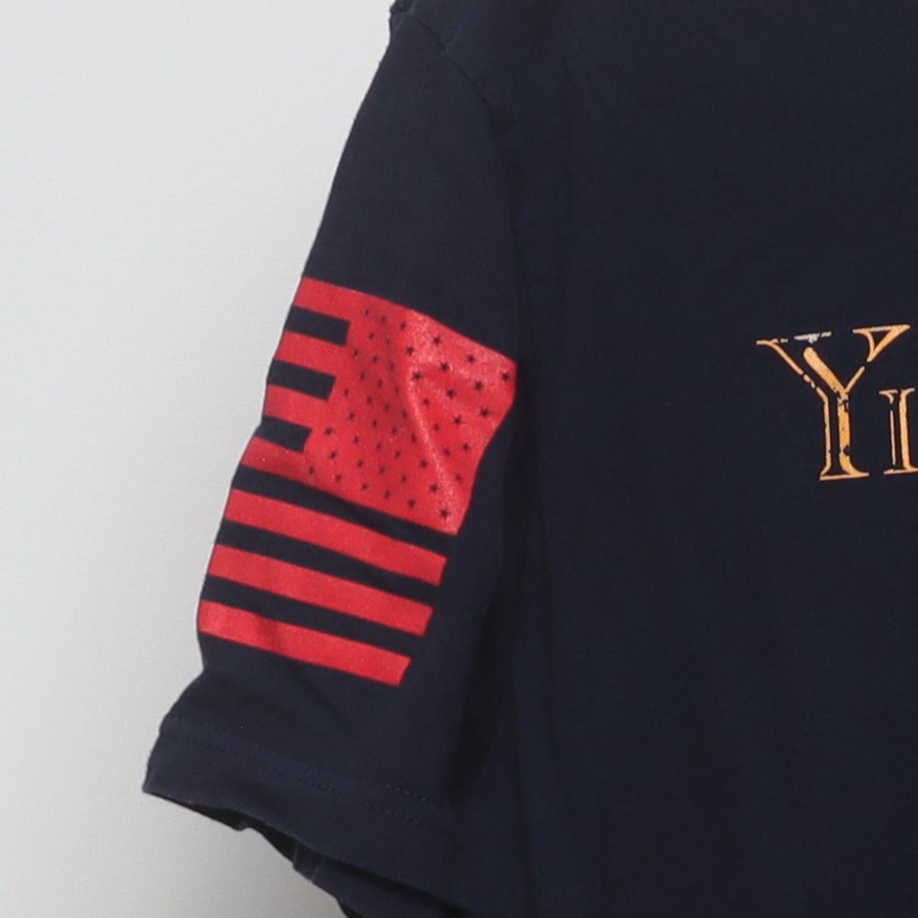 Close-up of the Left sleeve on the Vintage Y2K Die Hard "Yippee Ki Yay Merry F**ker" T-Shirt - M
