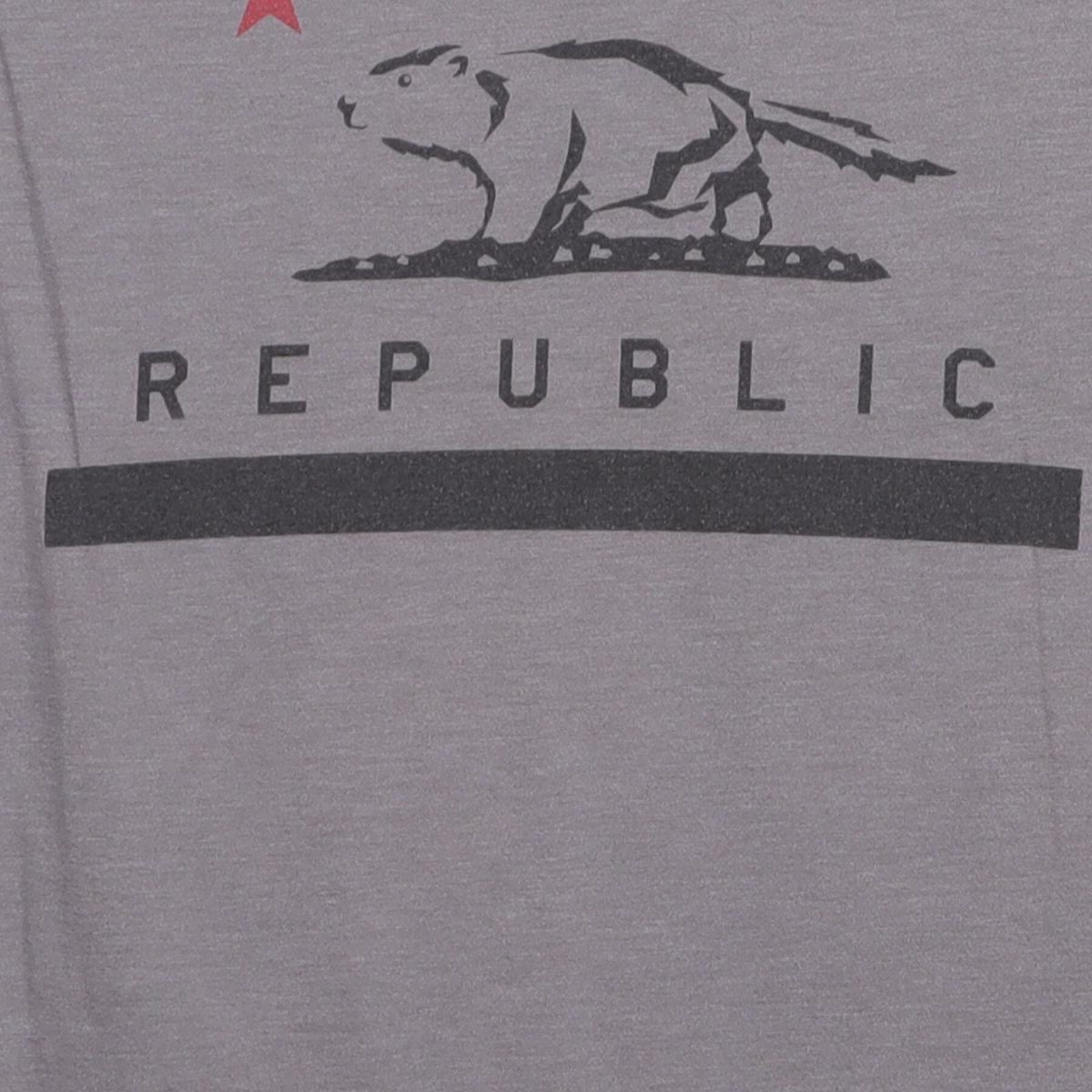 Close-up of the main graphic on the Vintage Y2K Marmot "Marmot Republic" T-Shirt - M