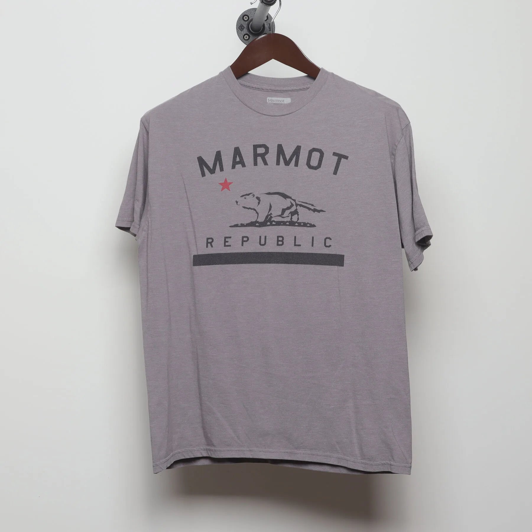 Front view of Vintage Y2K Marmot "Marmot Republic" T-Shirt - M