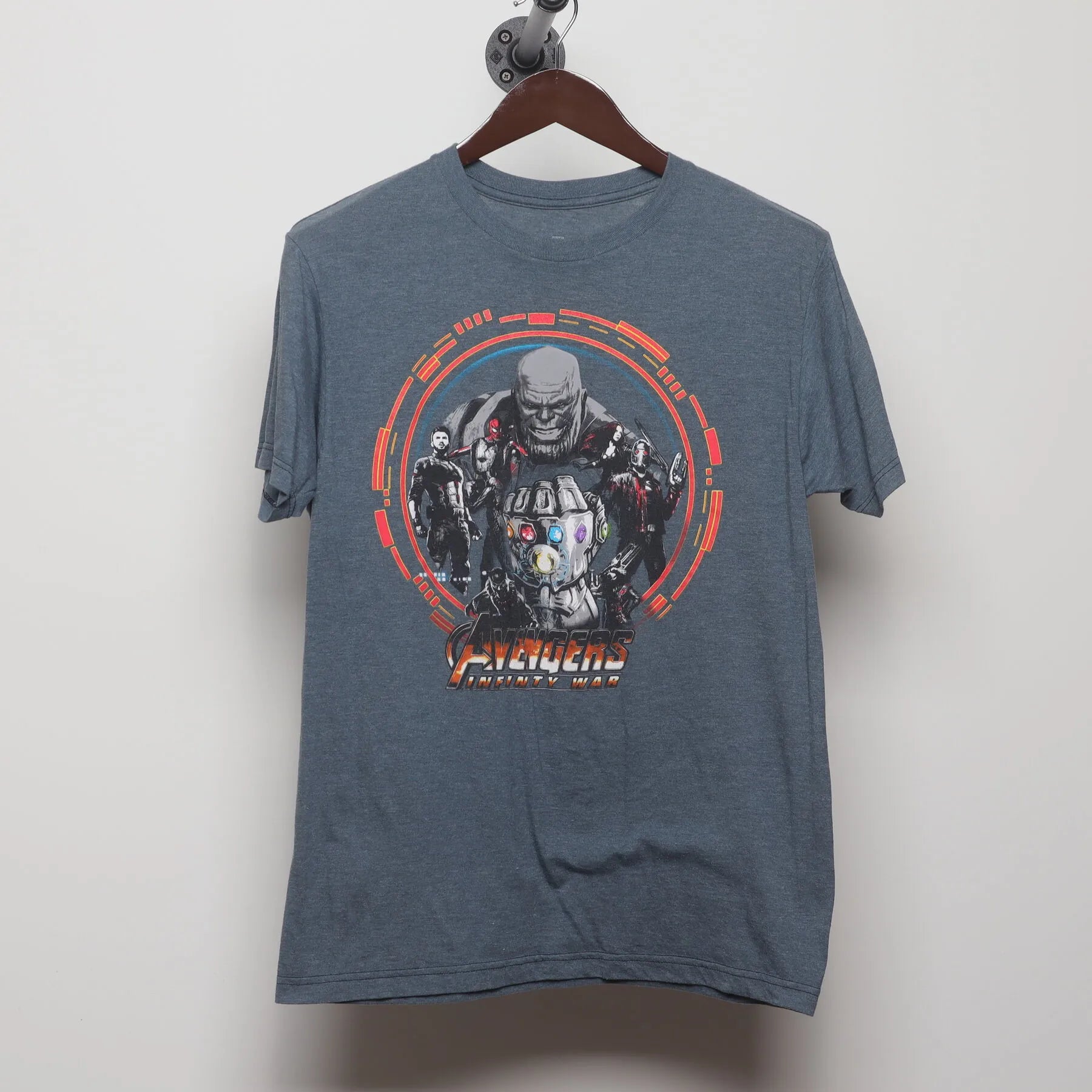 Front view of Vintage 2010s Marvel "Avengers Infinity War" T-Shirt - S