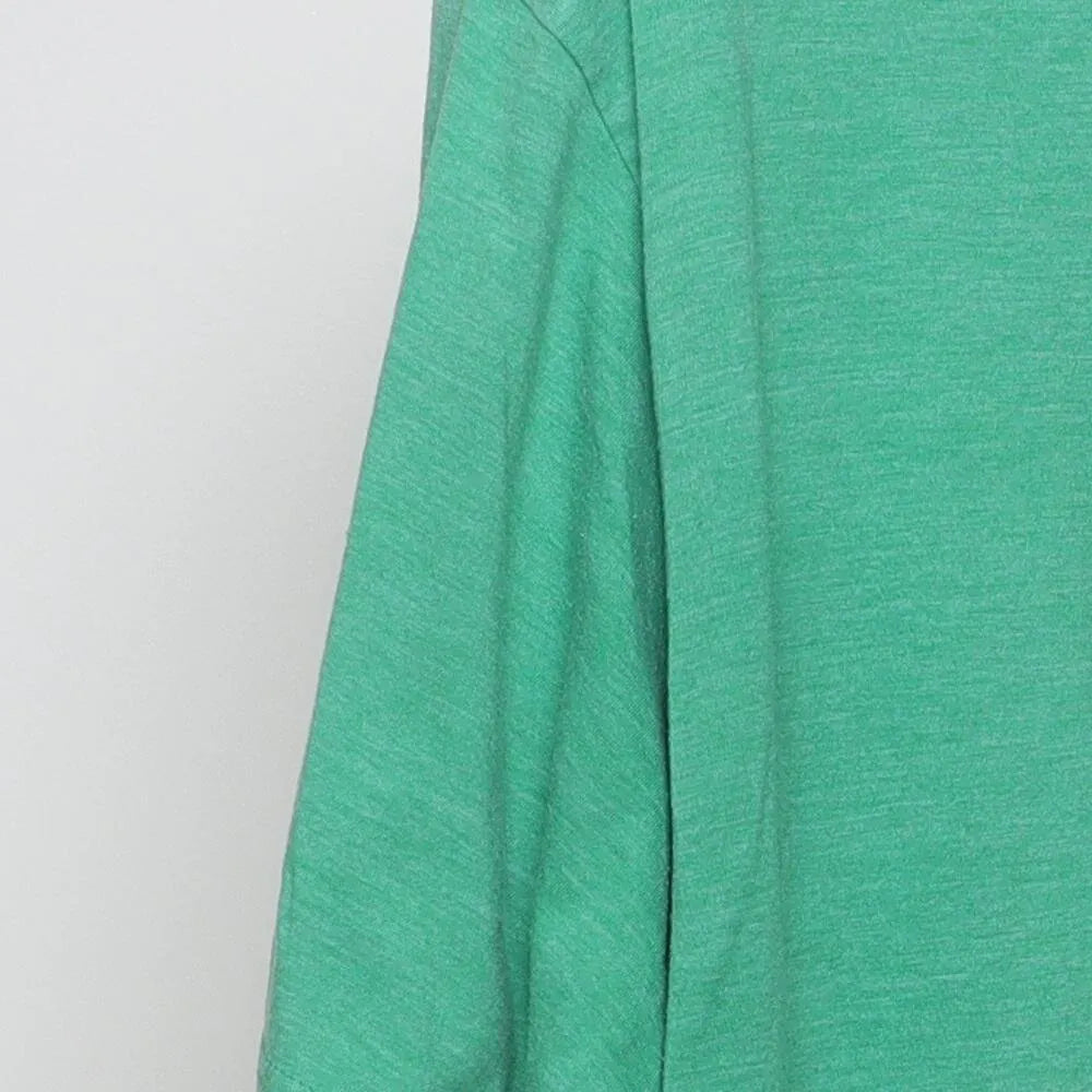 Close-up of the sleeve on the Modern "Keep Vermont Weird" T-Shirt - L