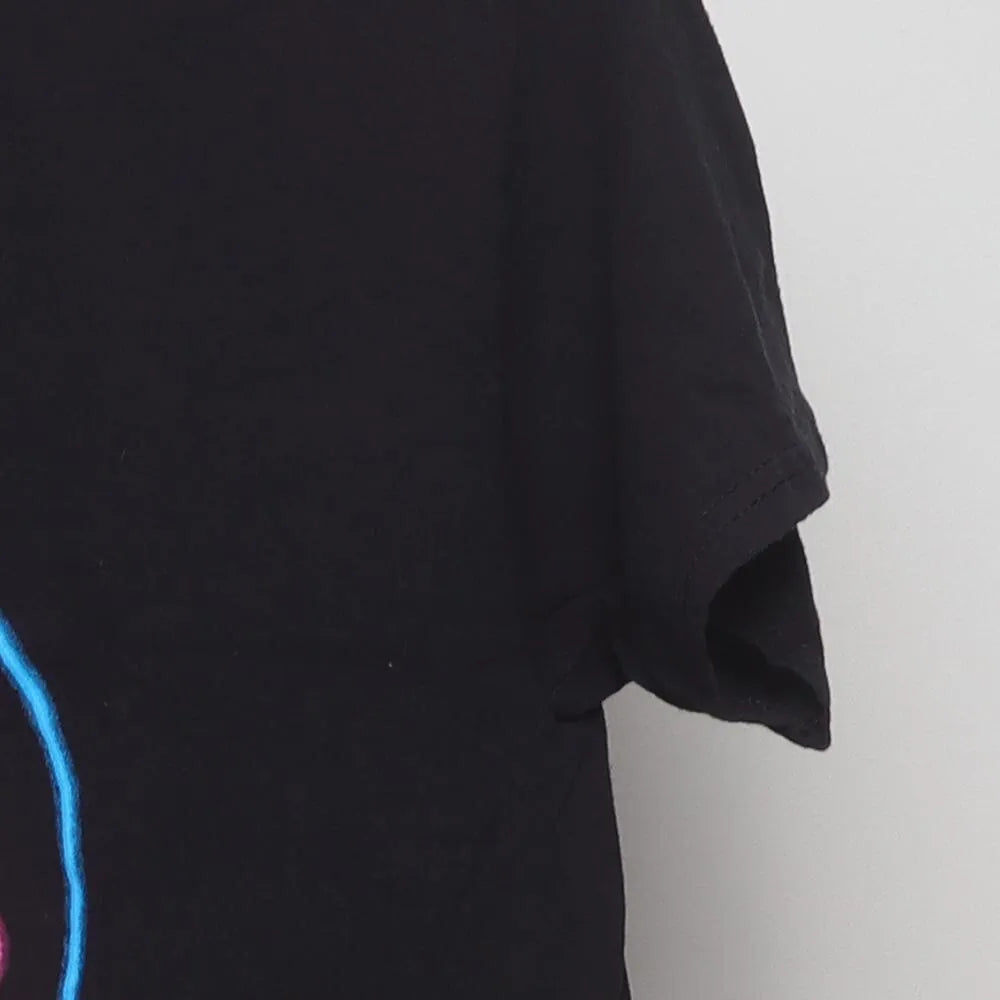 Close-up of the sleeve on the Modern "Late Nite" Neon Sign T-Shirt - S