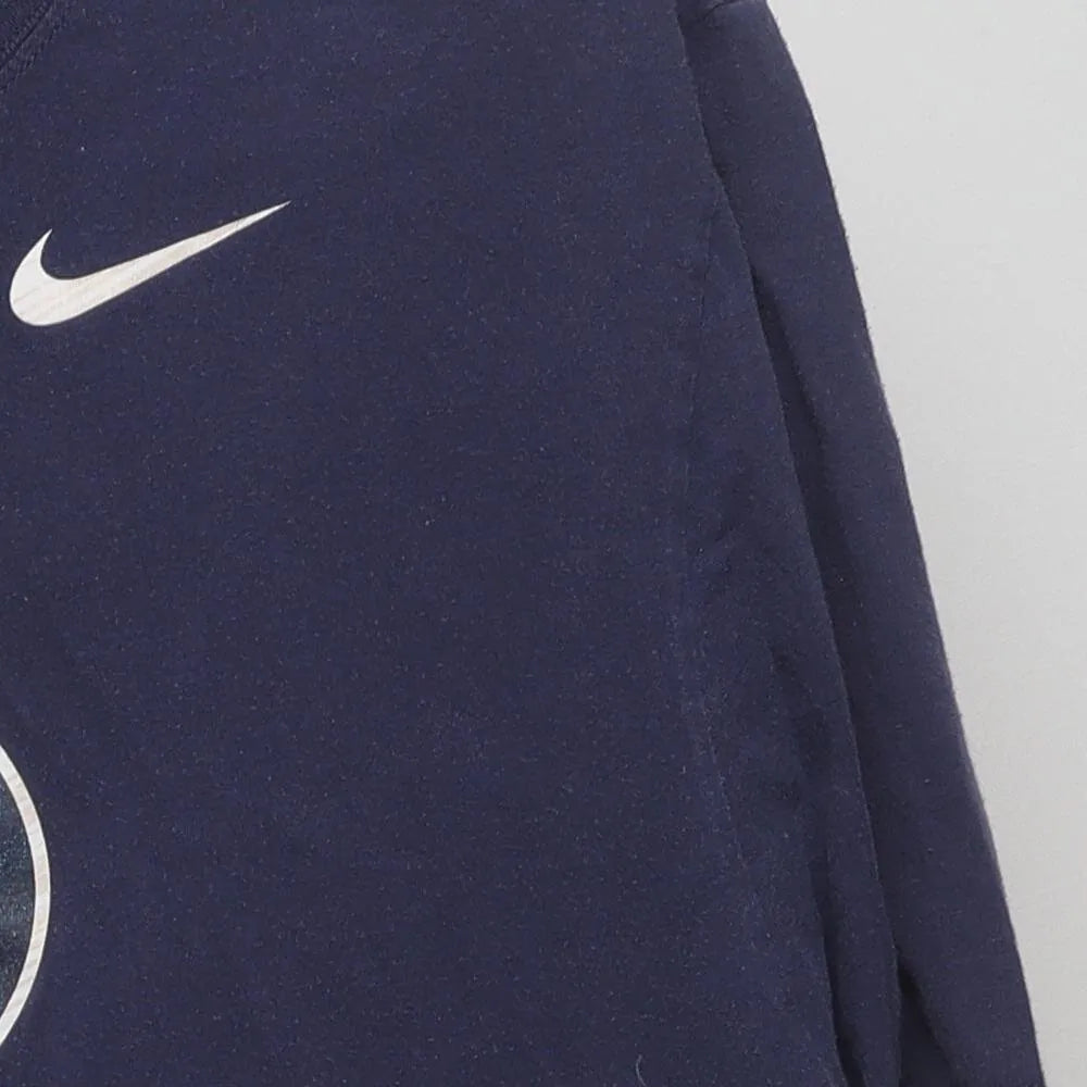 Close-up of the sleeve on the Modern Nike Penn State "Nittany Lions Logo" T-Shirt - XL