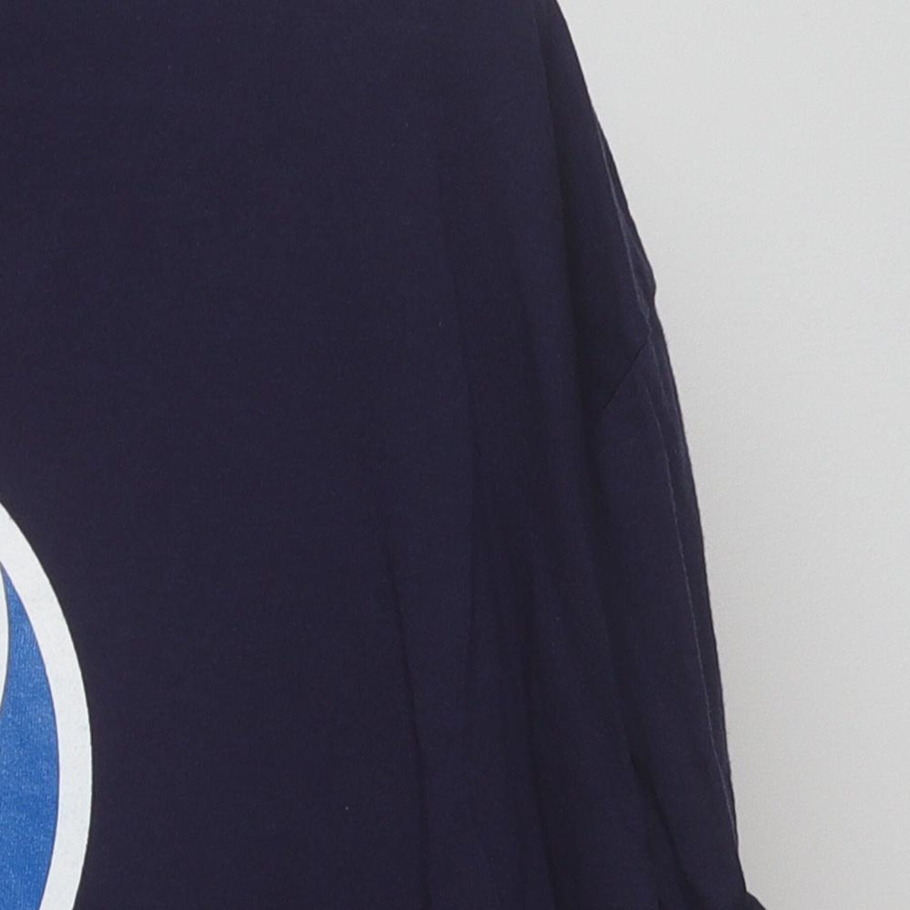 Close-up of the Right sleeve on the Vintage Y2K Pepsi "Classic Globe Logo" T-Shirt - XXL