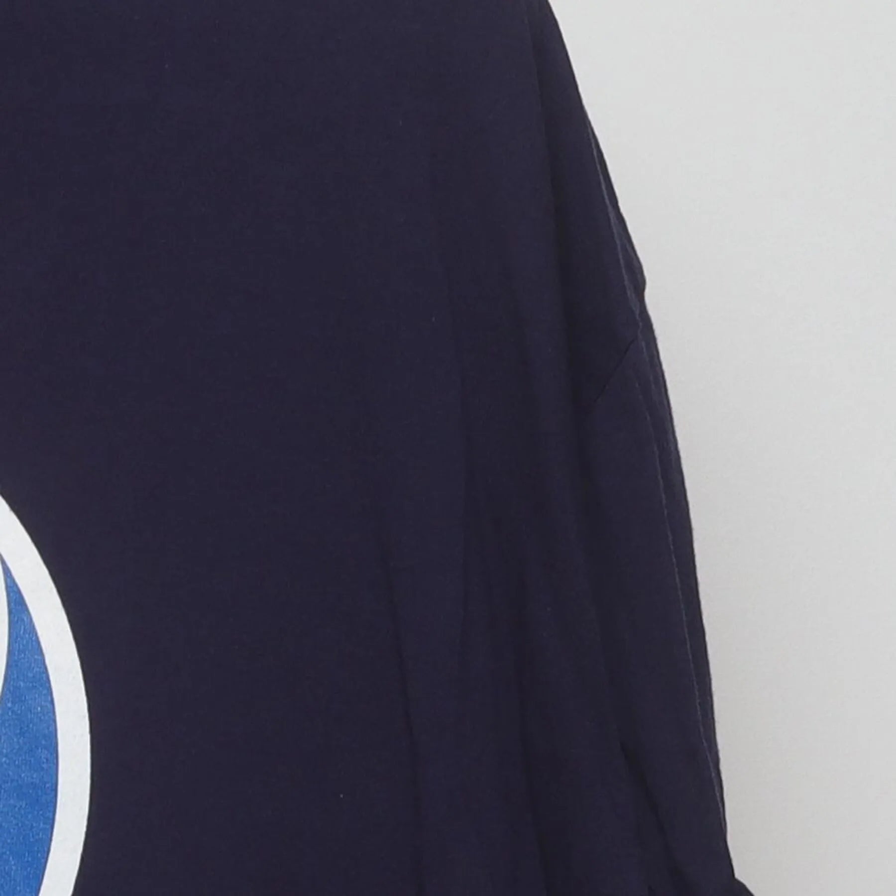 Close-up of the Right sleeve on the Vintage Y2K Pepsi "Classic Globe Logo" T-Shirt - XXL