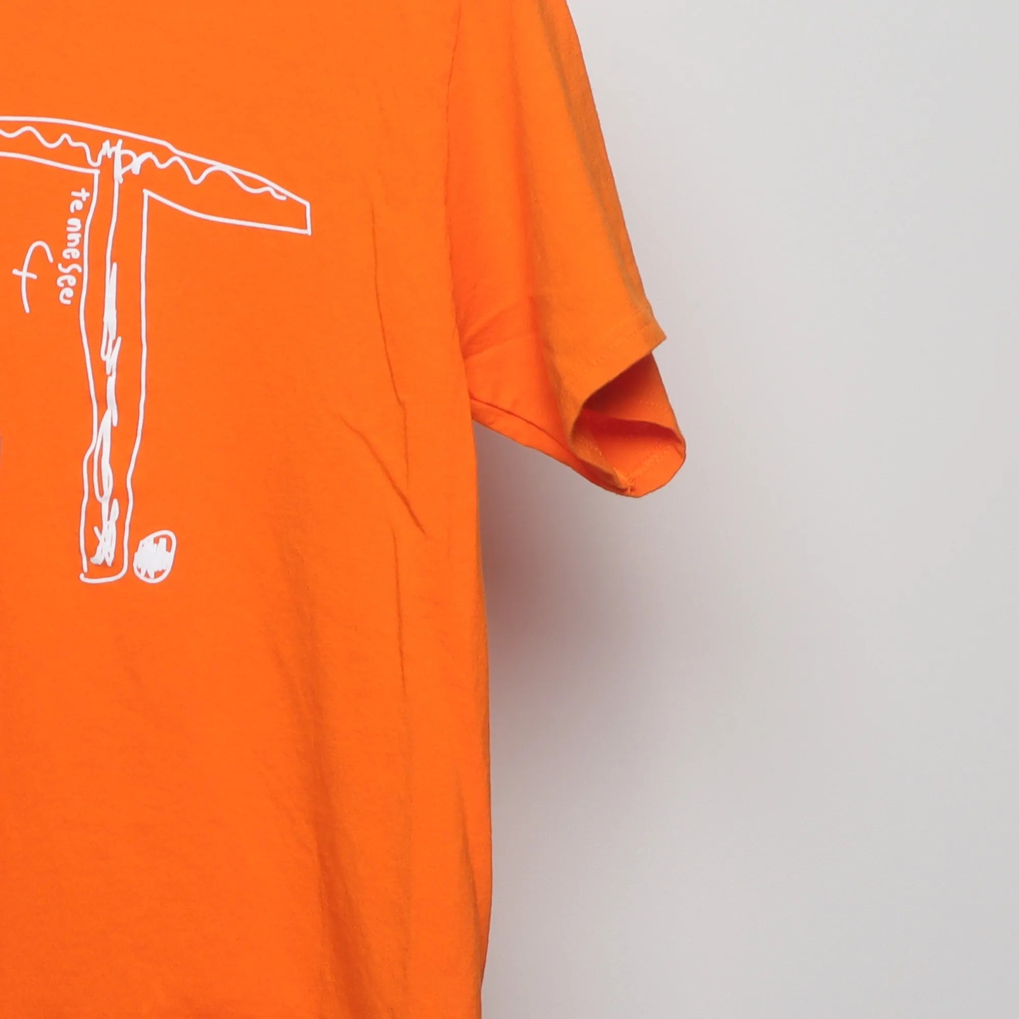 Close-up of the sleeve on the Modern Univ. of Tennessee Kid-Designed T-Shirt M