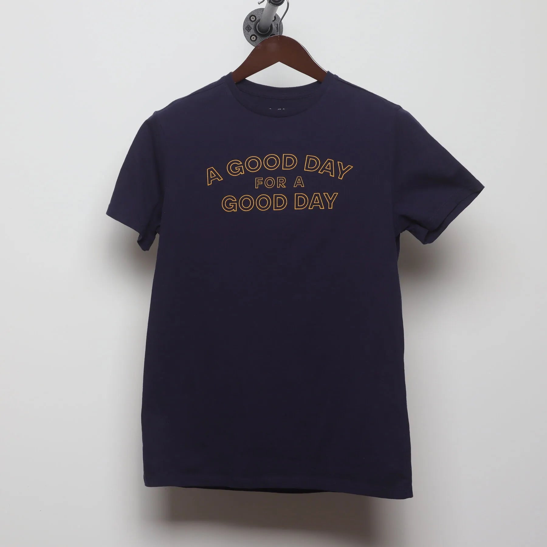 Front view of Vintage 1980s Good Day "A Good Day For A Good Day" T-Shirt - S