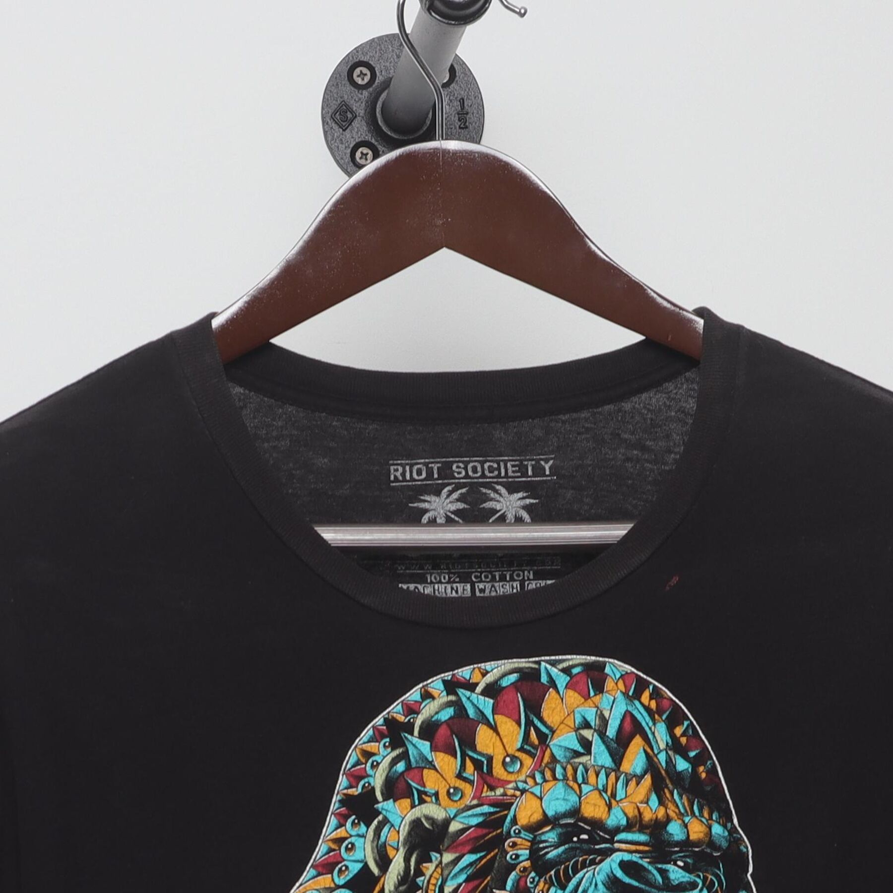 Close-up of the collar and tag on the Vintage 2010s Riot Society "Roaring Gorilla" T-Shirt - L
