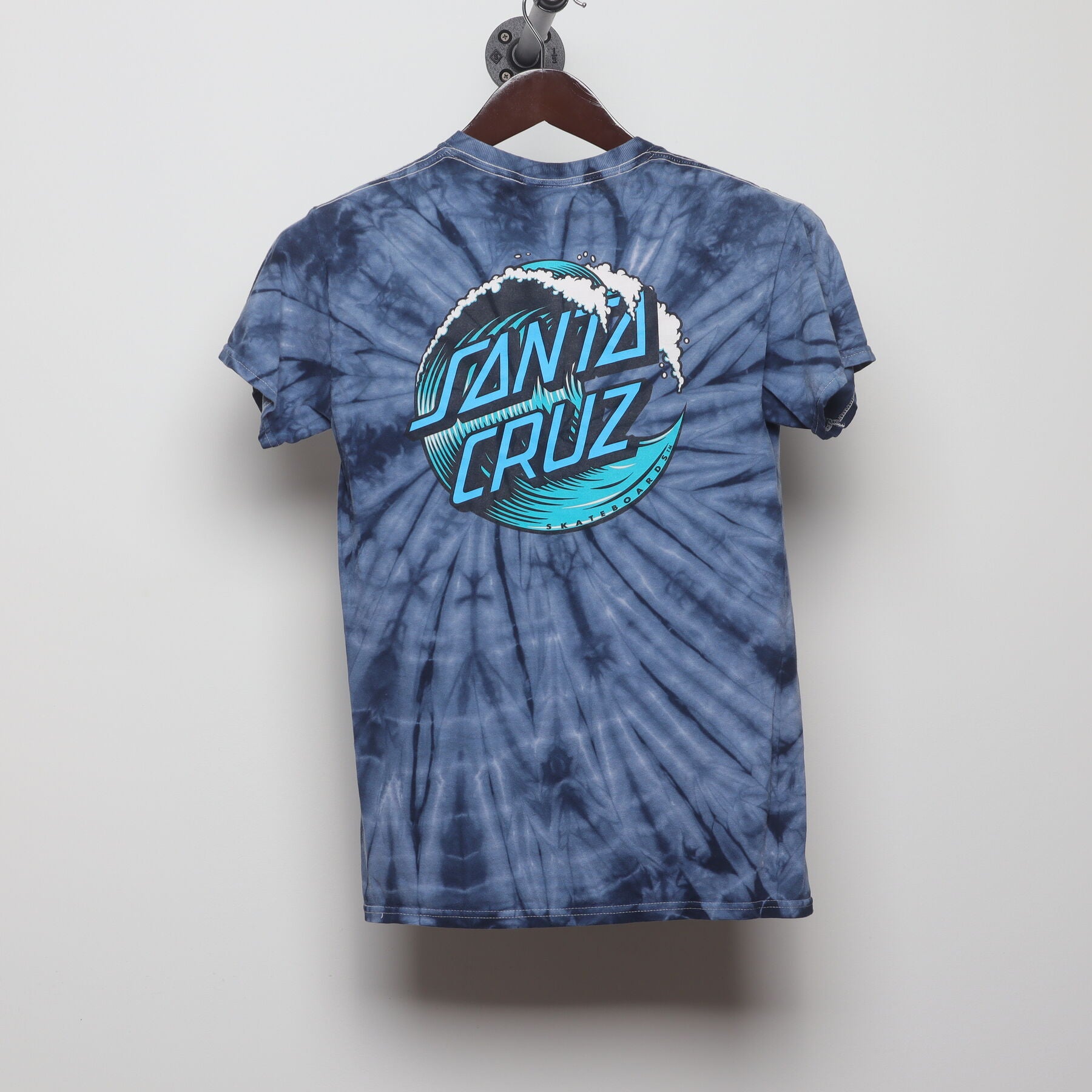 Back view of Vintage Y2K Santa Cruz "Wave Dot Logo" T-Shirt - XS