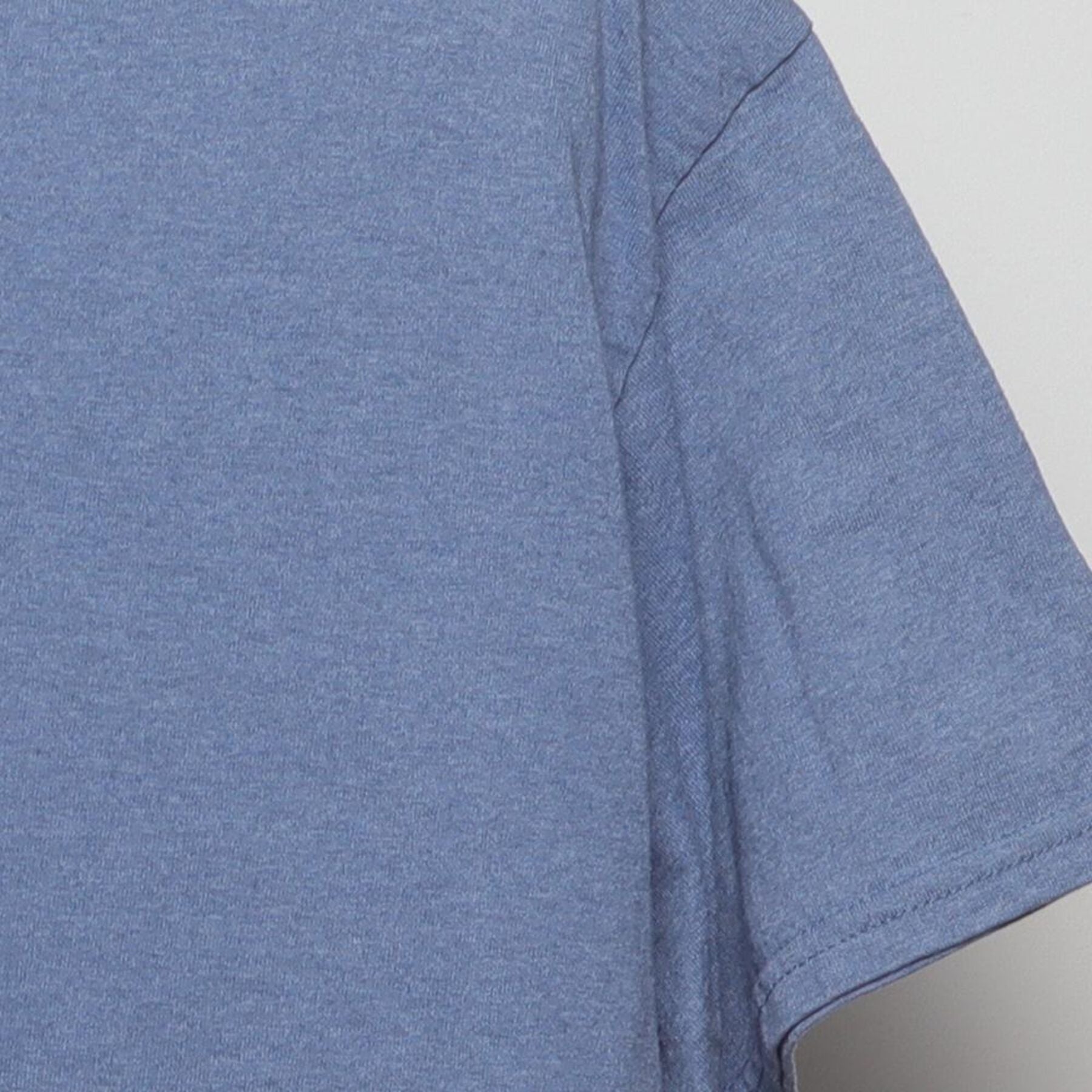 Close-up of the Right sleeve on the Vintage 2000s Arrested Development "Best Costume For Today" T-Shirt - L