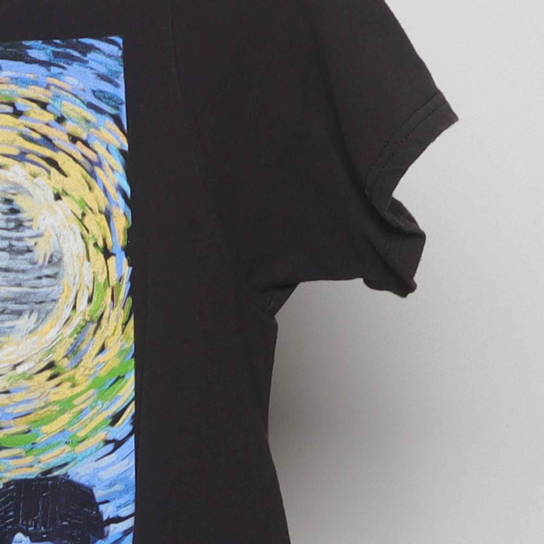 Close-up of the Right sleeve on the Vintage 2010s Star Wars "Stormtrooper Starry Night" T-Shirt - XS