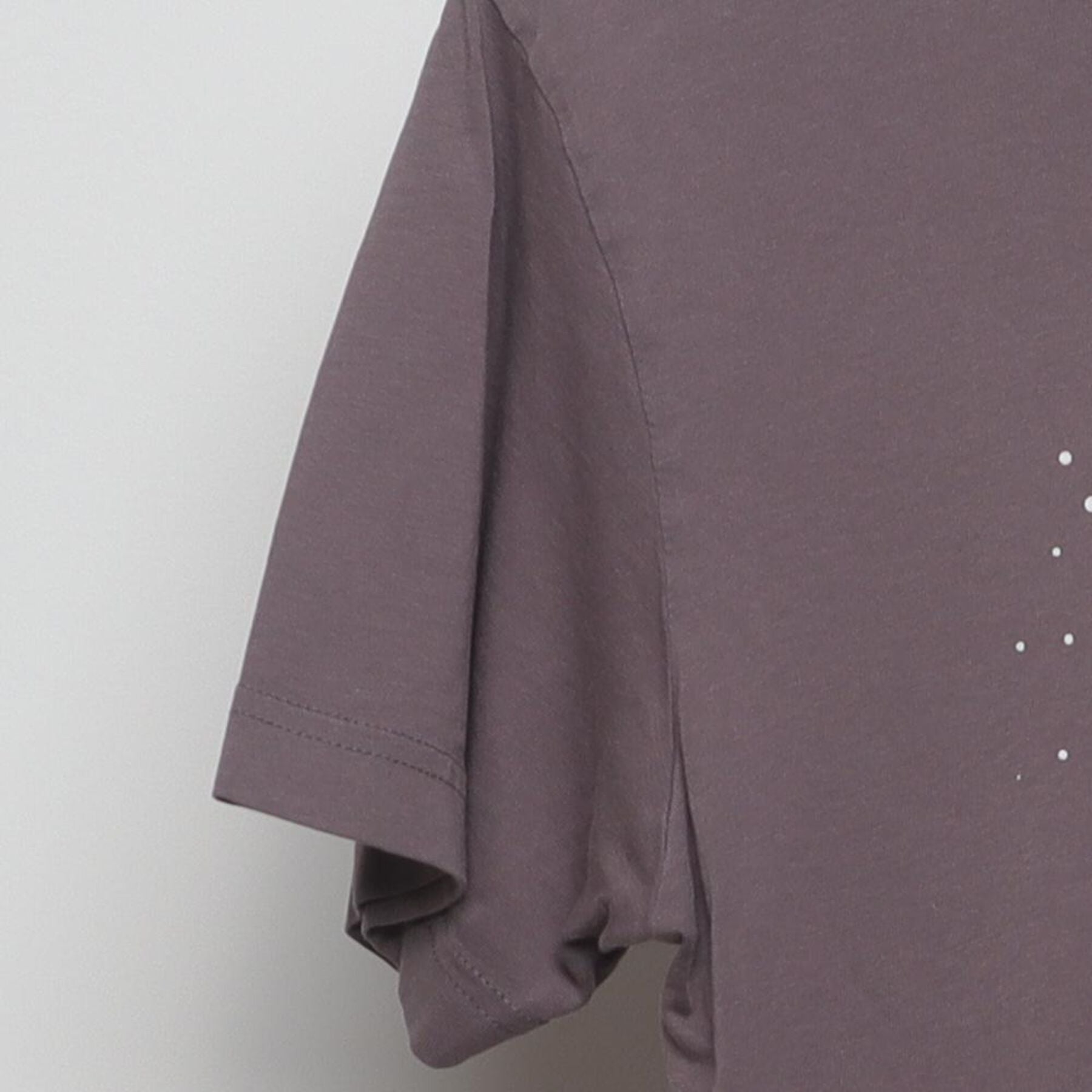Close-up of the Left sleeve on the Vintage 2010s Star Wars "Baby Yoda" T-Shirt - S