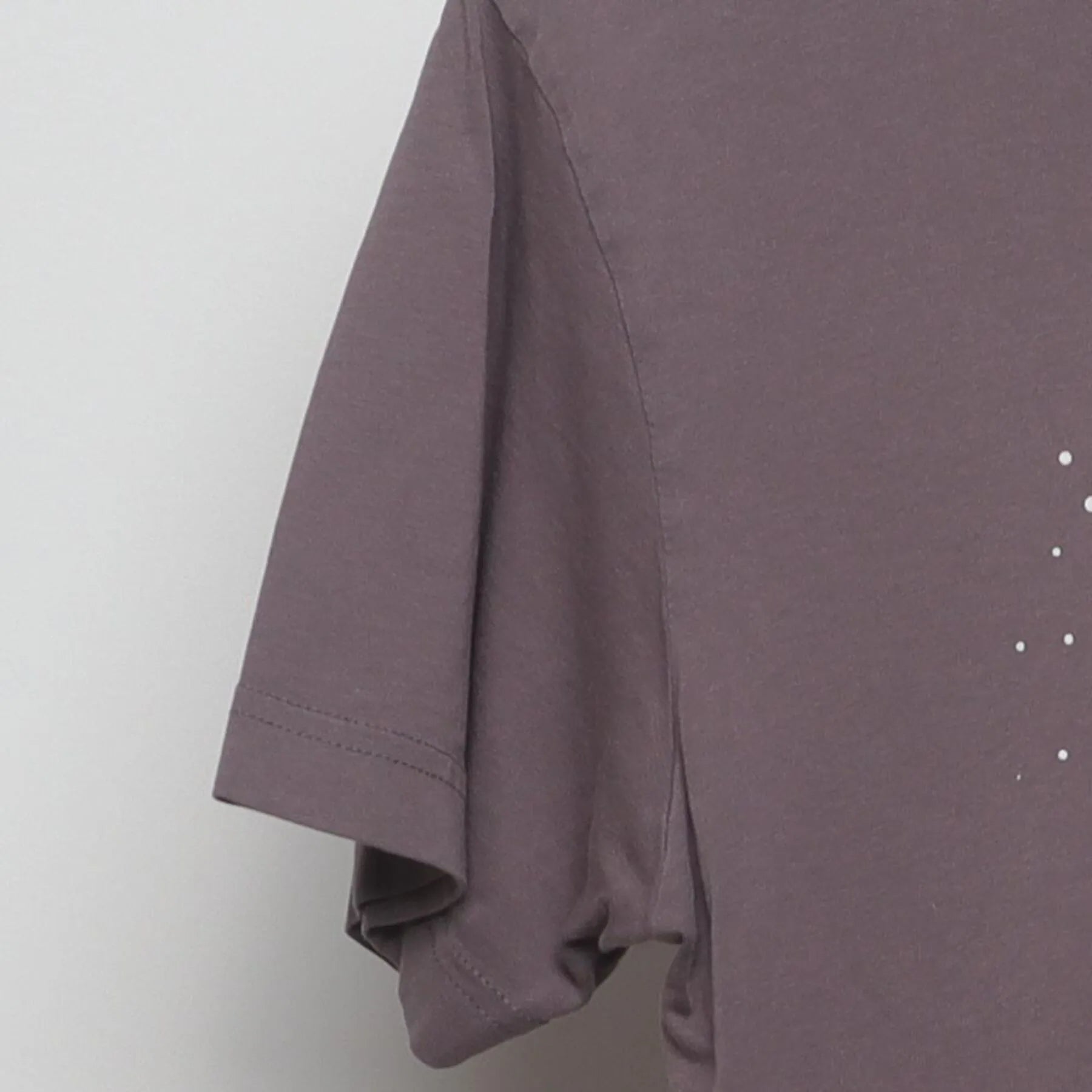 Close-up of the Left sleeve on the Vintage 2010s Star Wars "Baby Yoda" T-Shirt - S