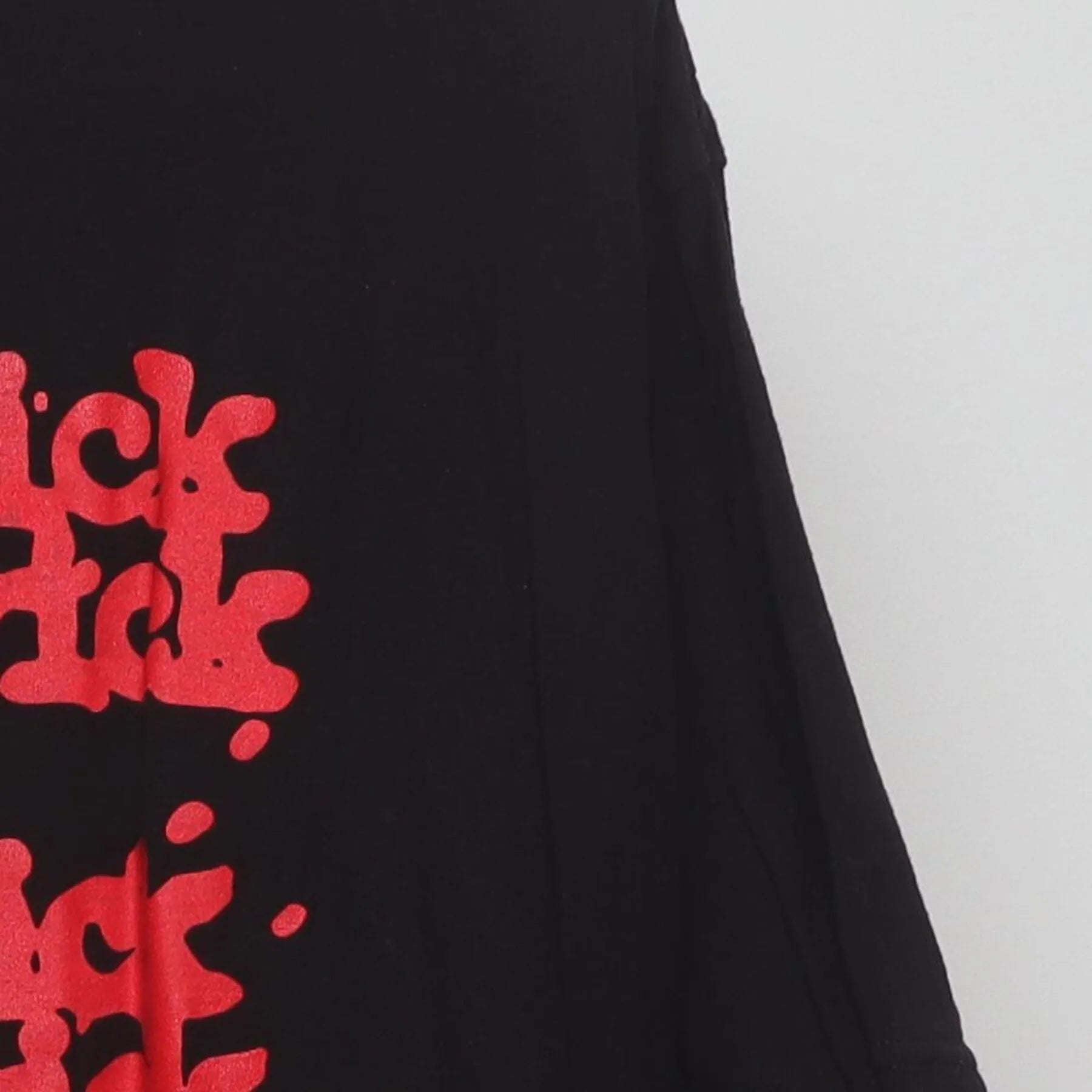 Close-up of the Right sleeve on the Vintage Y2K Cheap Trick "Stacked Logo" T-Shirt - L