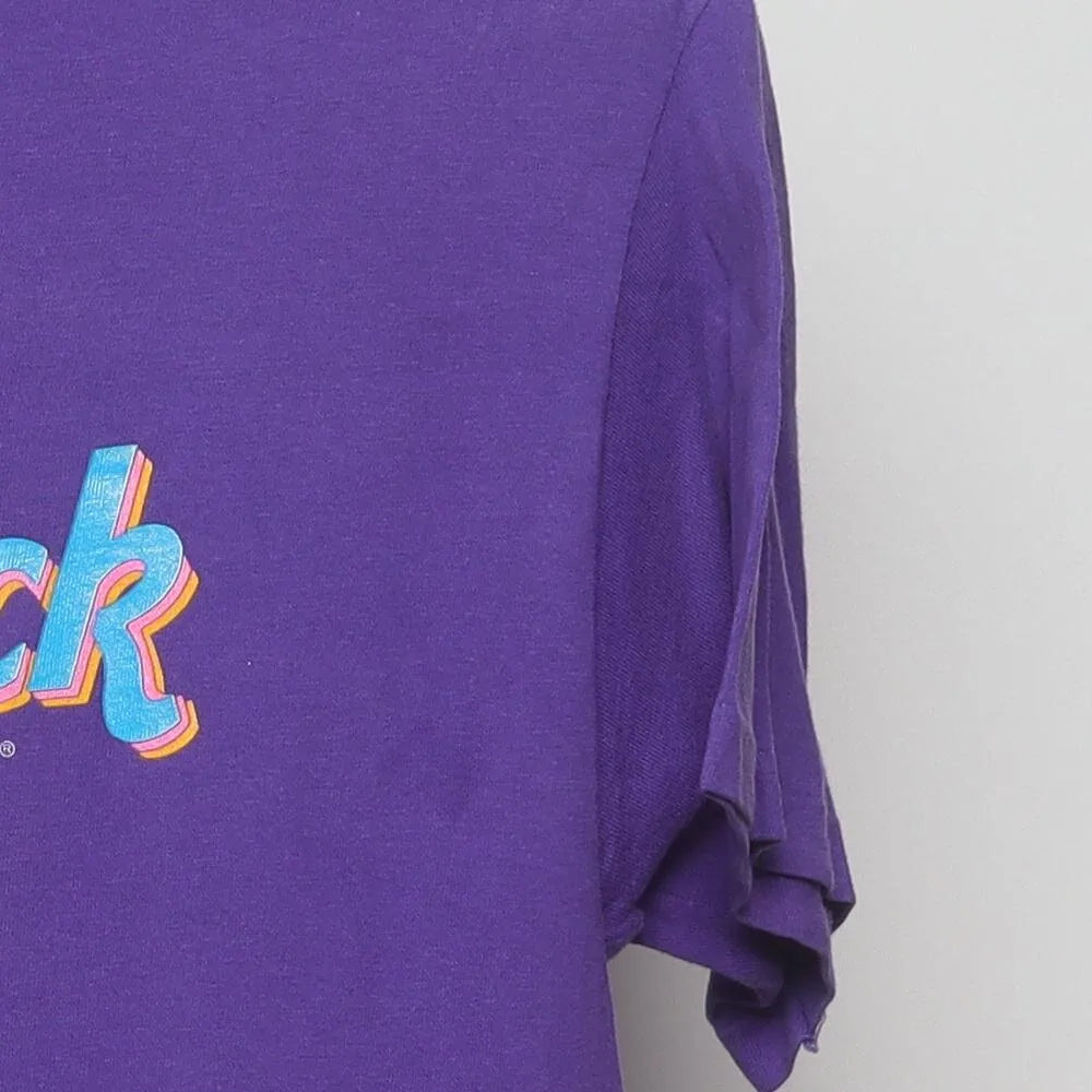 Close-up of the sleeve on the Vintage 1990s Hard Rock Cafe "Las Vegas" T-Shirt - S