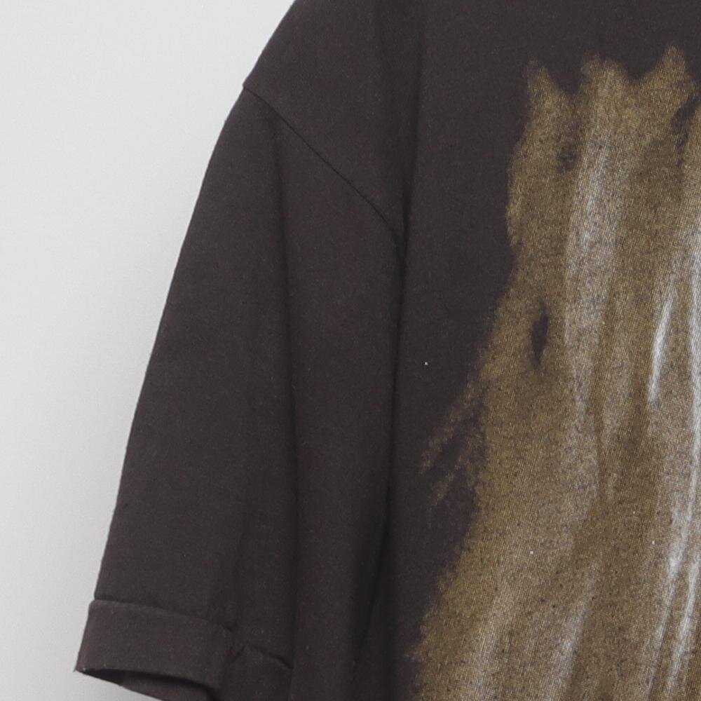 Close-up of the sleeve on the Vintage 1990s Kurt Cobain "A Cry in the Dark" Memorial T-Shirt - XL