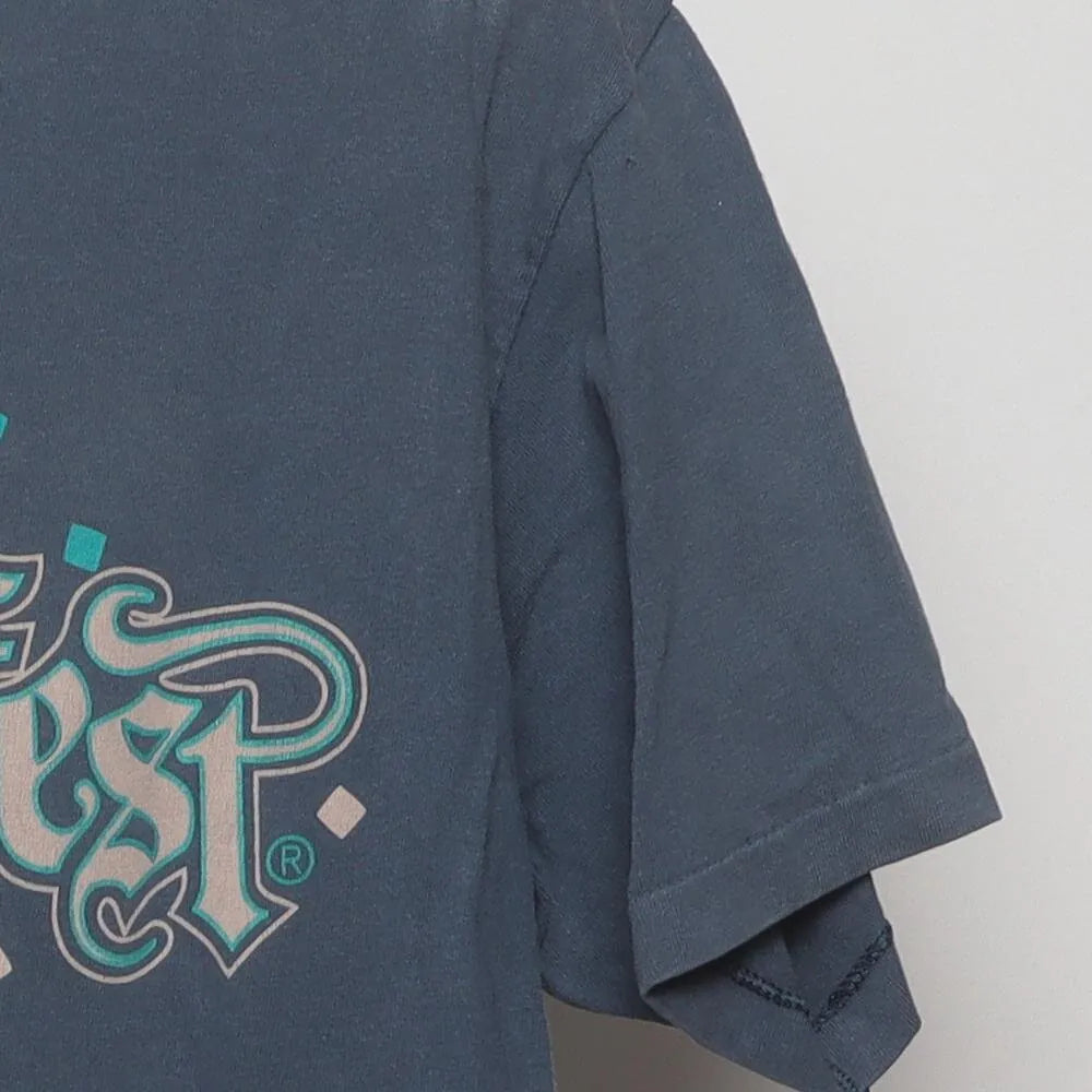 Close-up of the sleeve on the Vintage 1990s Oktoberfest Zinzinnati "'95" T-Shirt - M