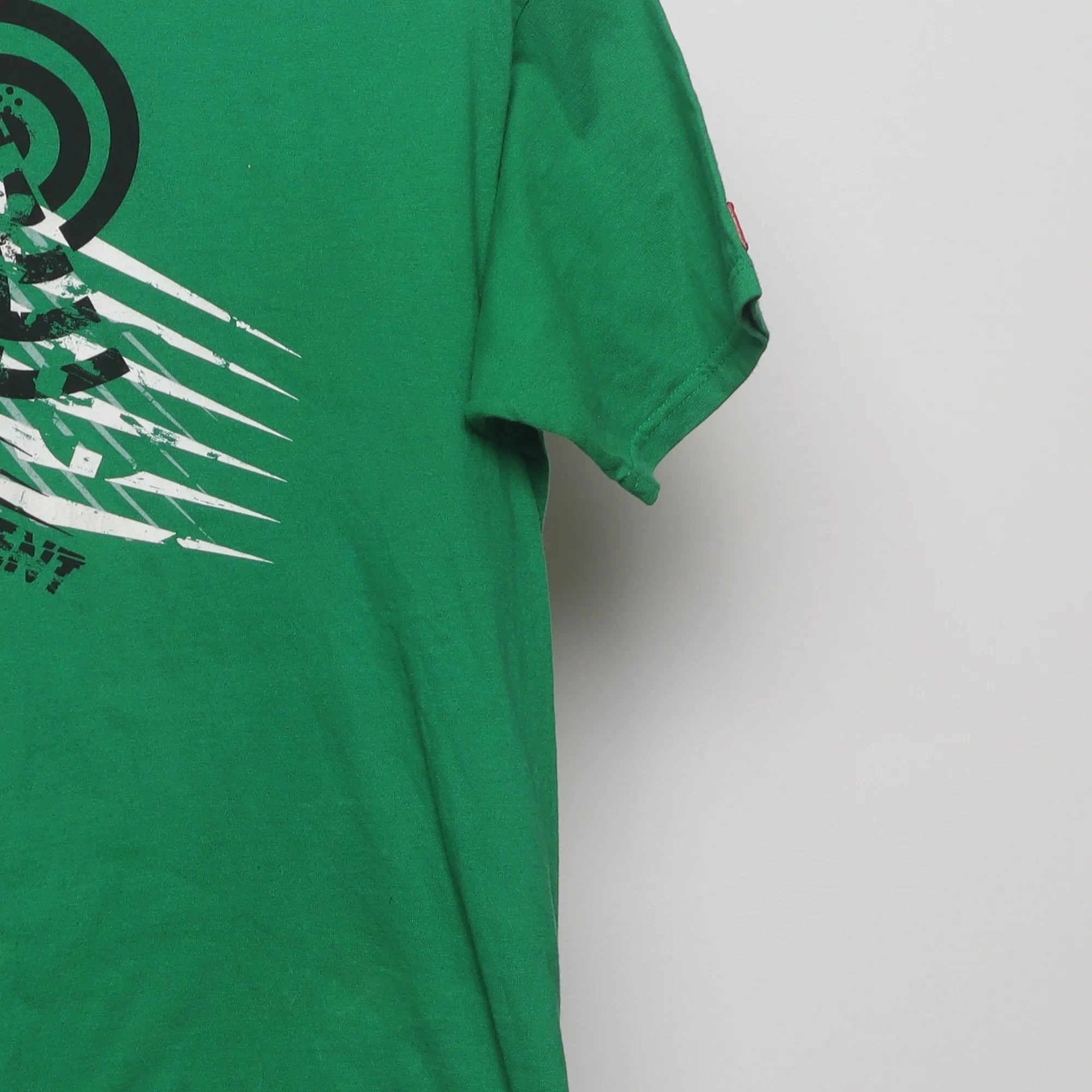 Close-up of the sleeve on the Vintage 2000s Element Graphic Skate T-Shirt M