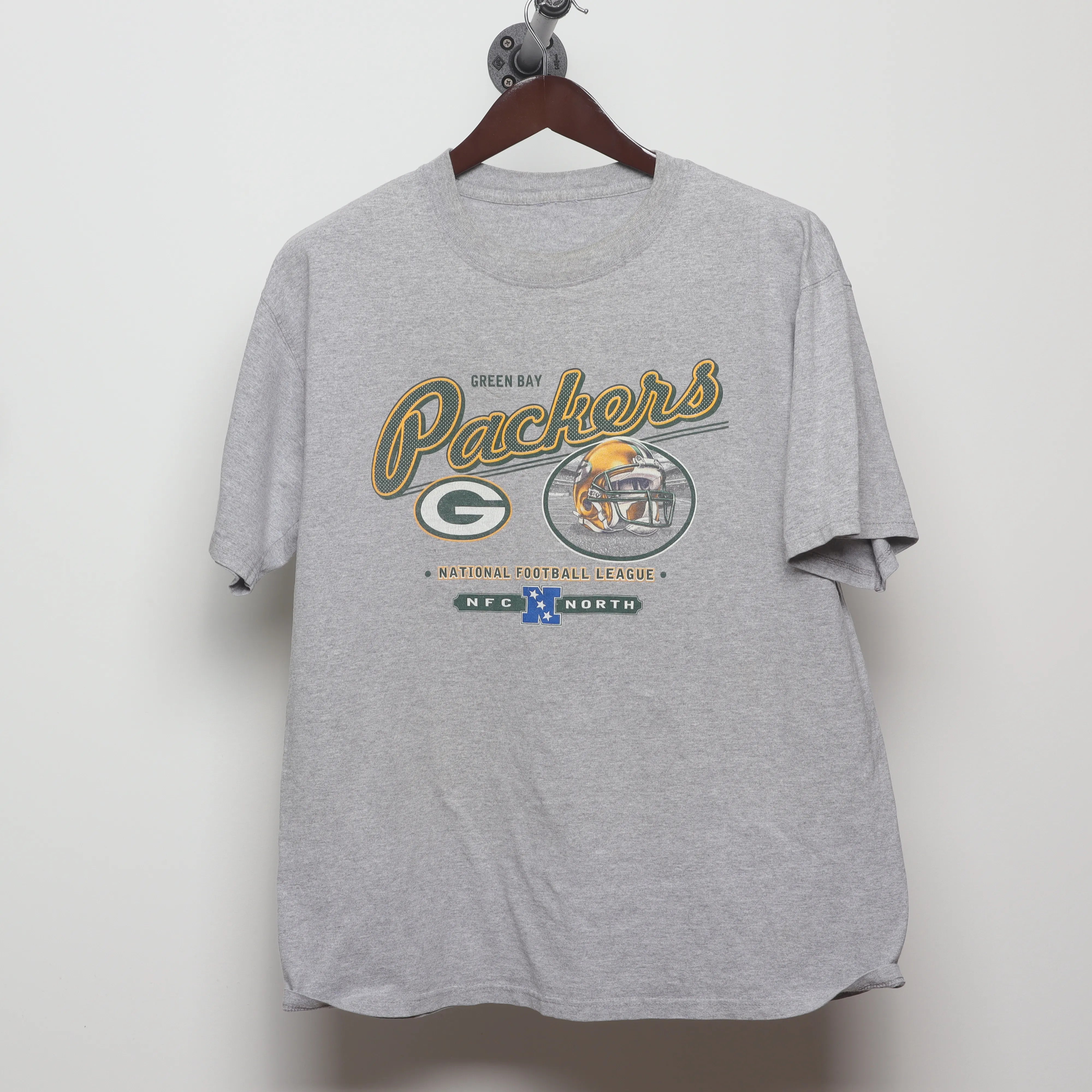 Front view of Vintage 2000s Green Bay Packers NFL Graphic Tee L