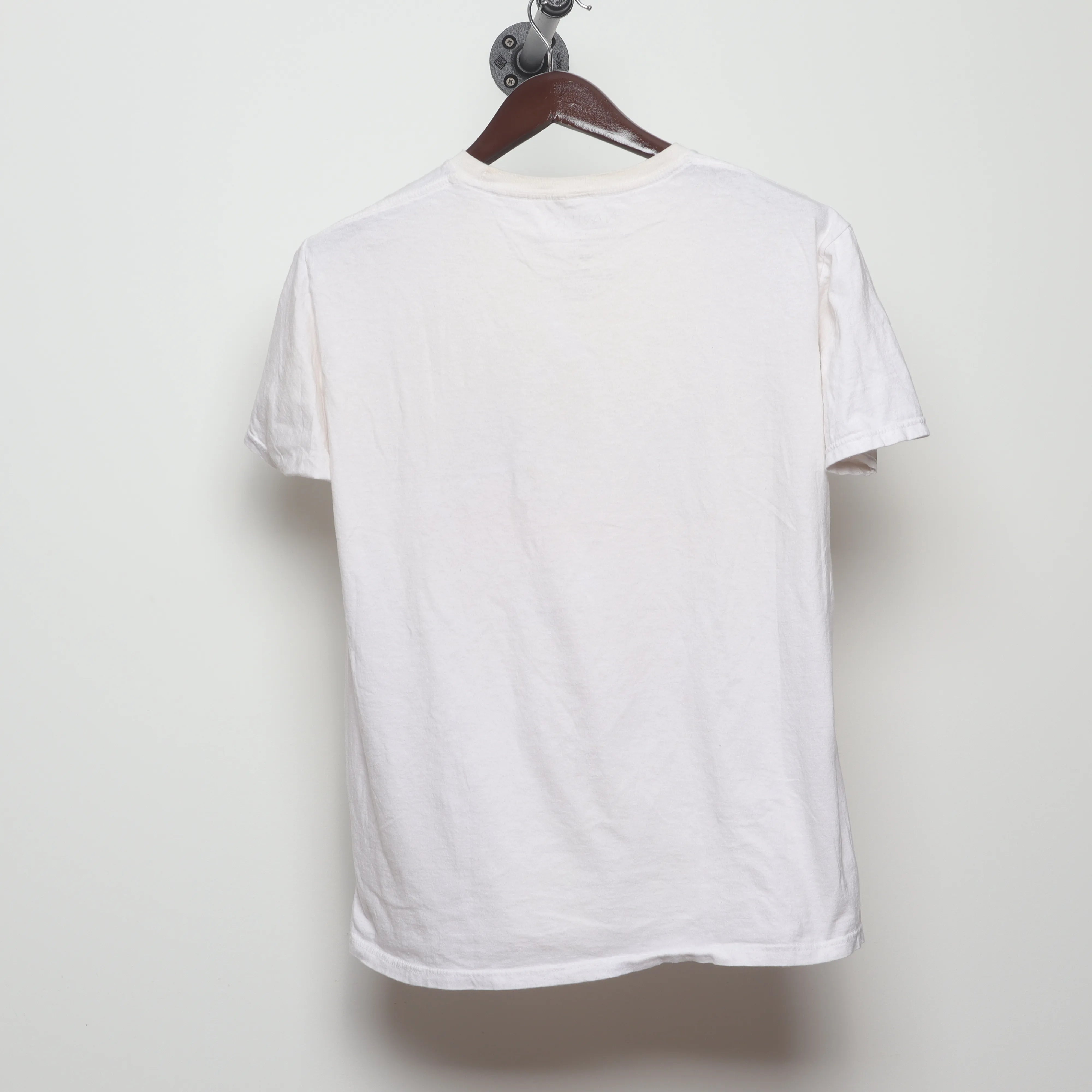 Back view of Vintage 2000s Naruto Shippuden Anime T-Shirt M