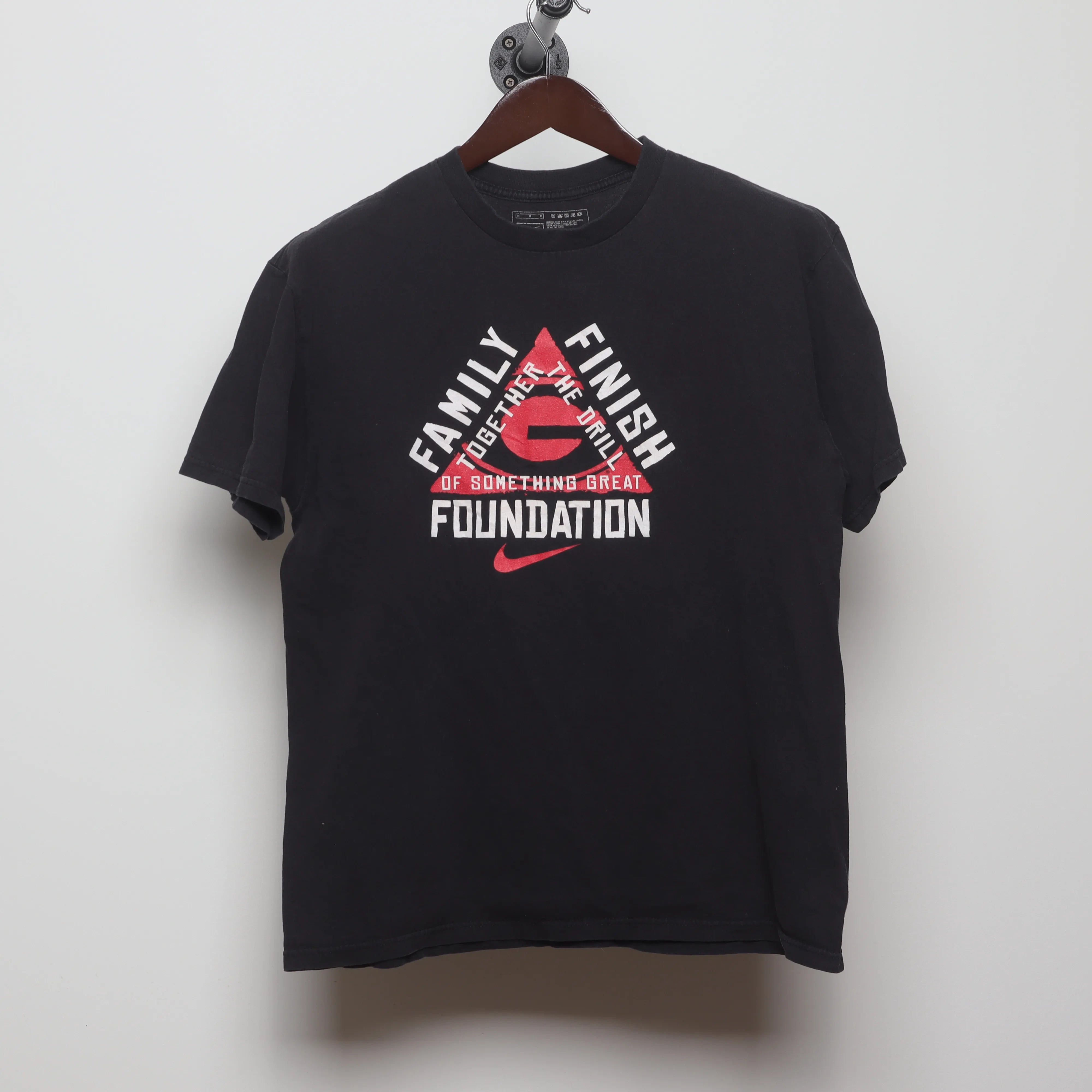 Front view of Vintage 2000s Nike Georgia Bulldogs Champs T-Shirt L