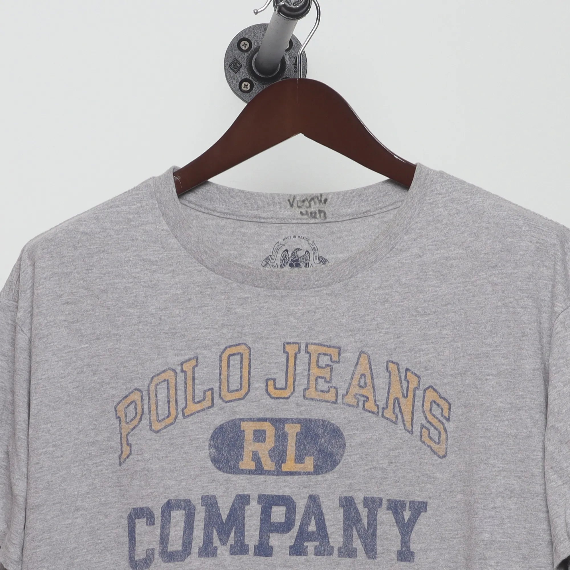 Close-up of the collar and tag on the Vintage 2000s Polo Jeans Co. Logo Graphic T-Shirt XL