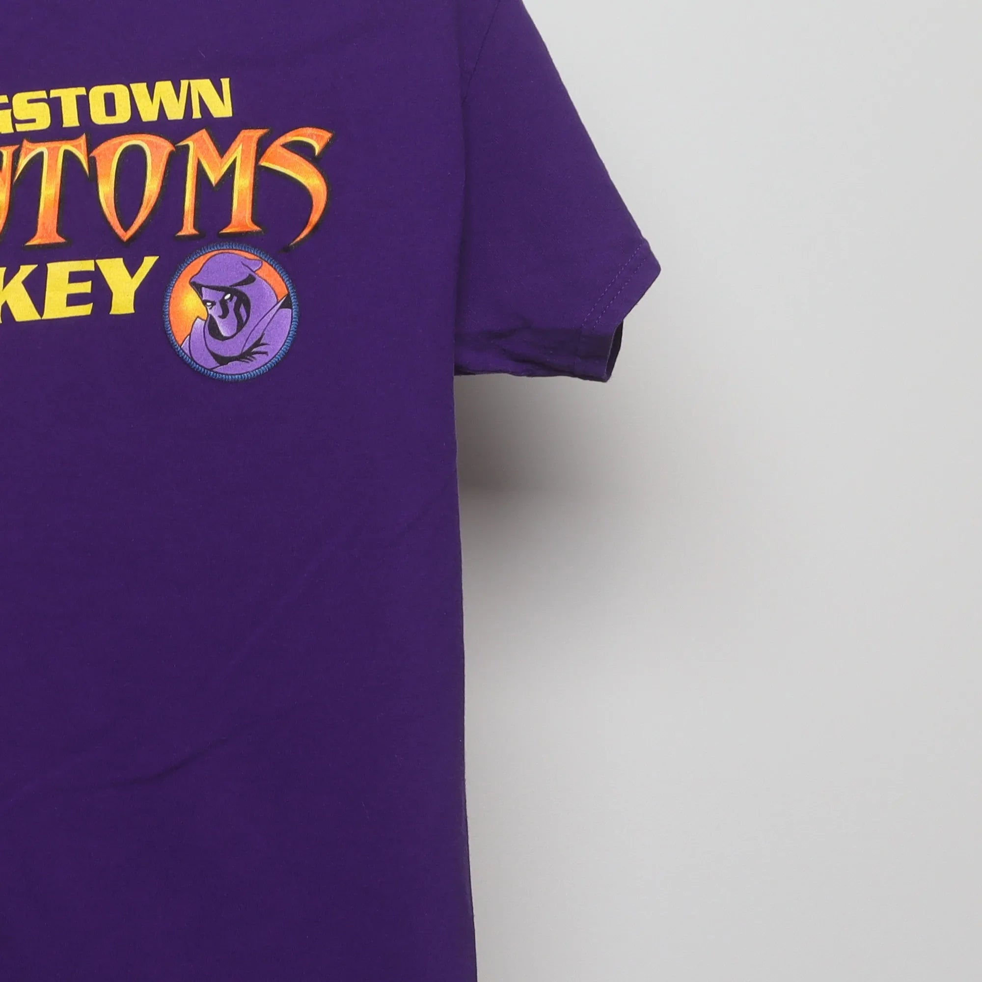 Close-up of the sleeve on the Vintage 2000s Youngstown Phantoms Hockey T-Shirt S