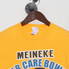 Close-up of the collar and tag on the Vintage Y2K Meineke Car Care Bowl "West Virginia Mountaineers" T-Shirt - L