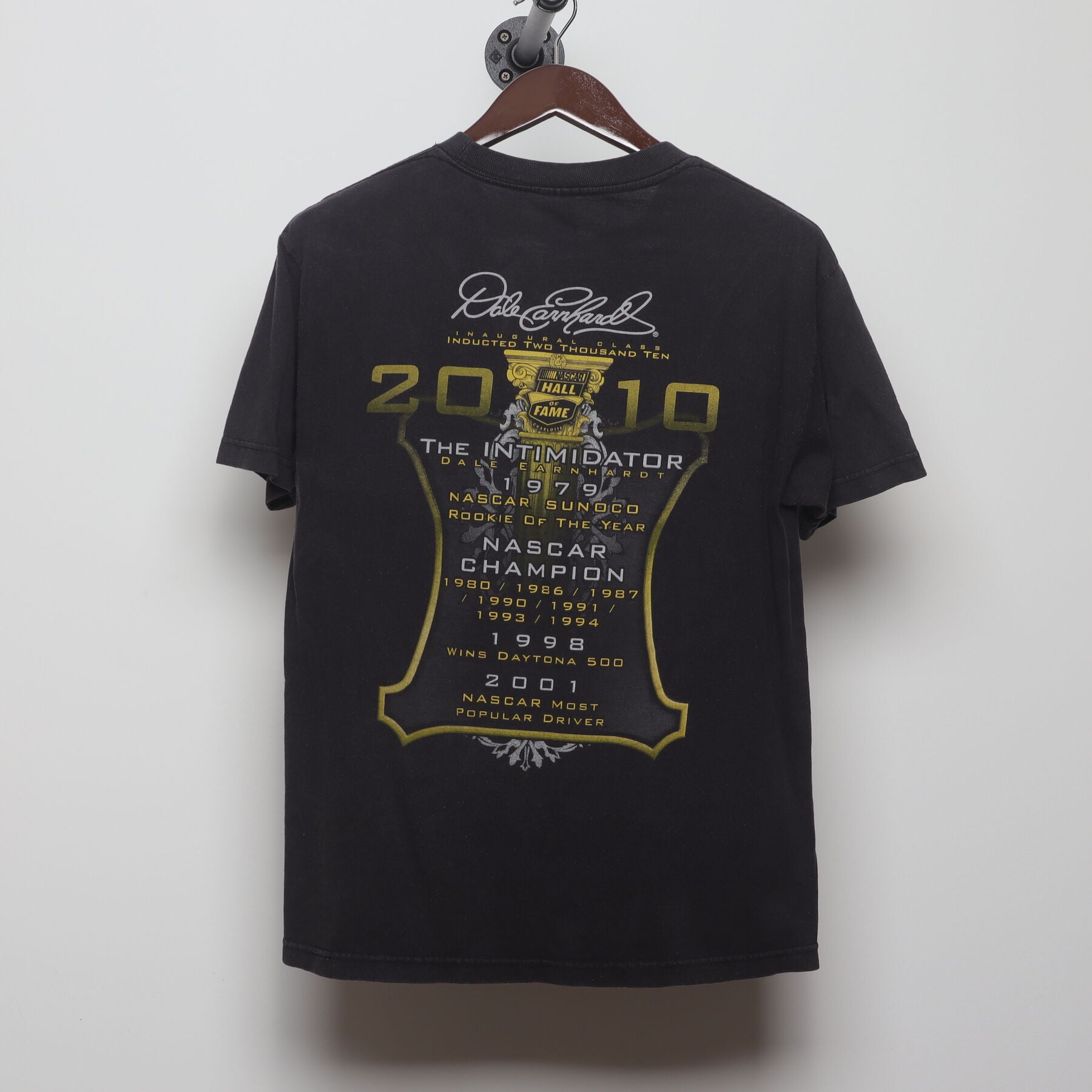 Back view of Vintage 2000s Dale Earnhardt "NASCAR Hall of Fame Inaugural Class" T-Shirt - M