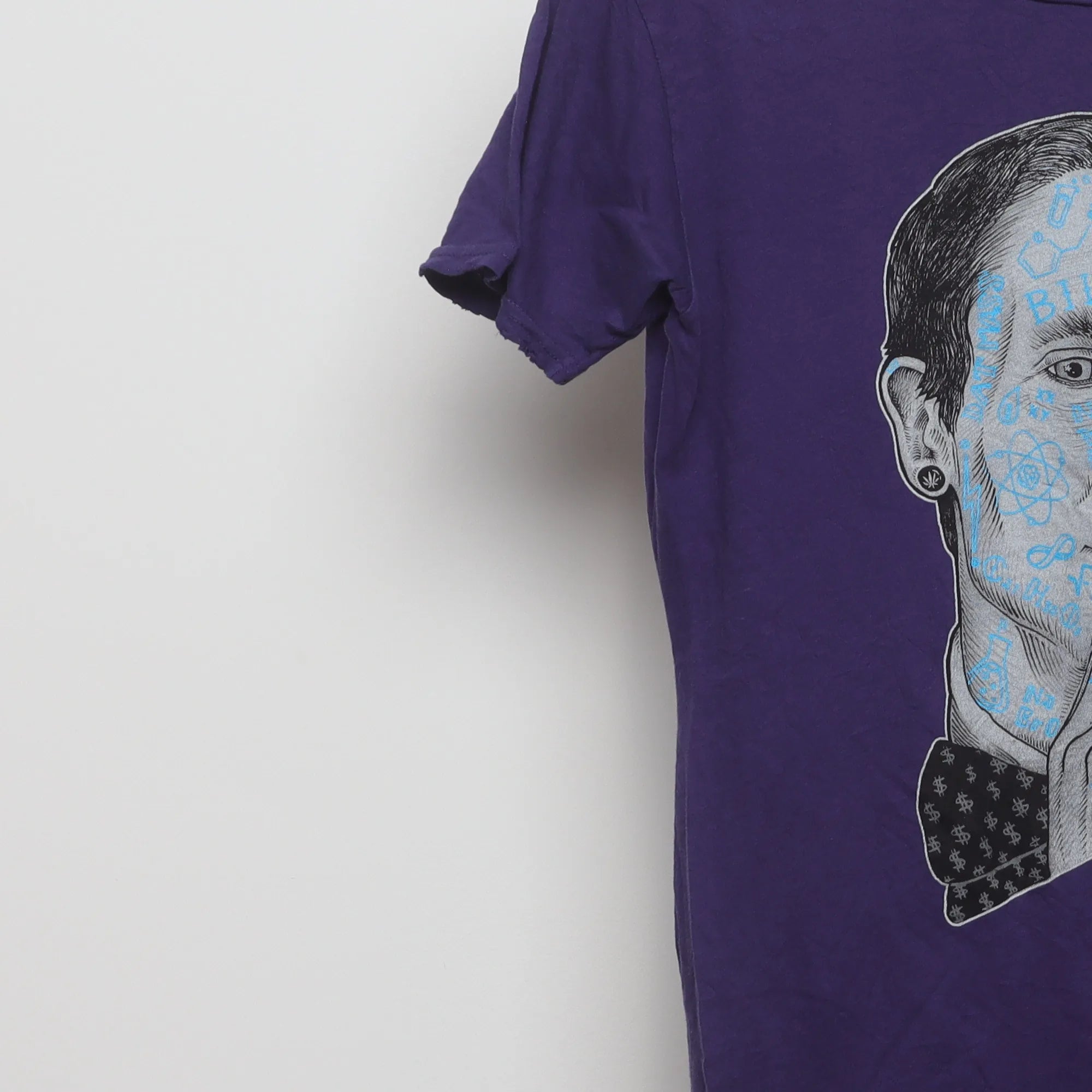 Close-up of the sleeve on the Vintage 2010s Bill Nye Tattoo Graphic Tee S