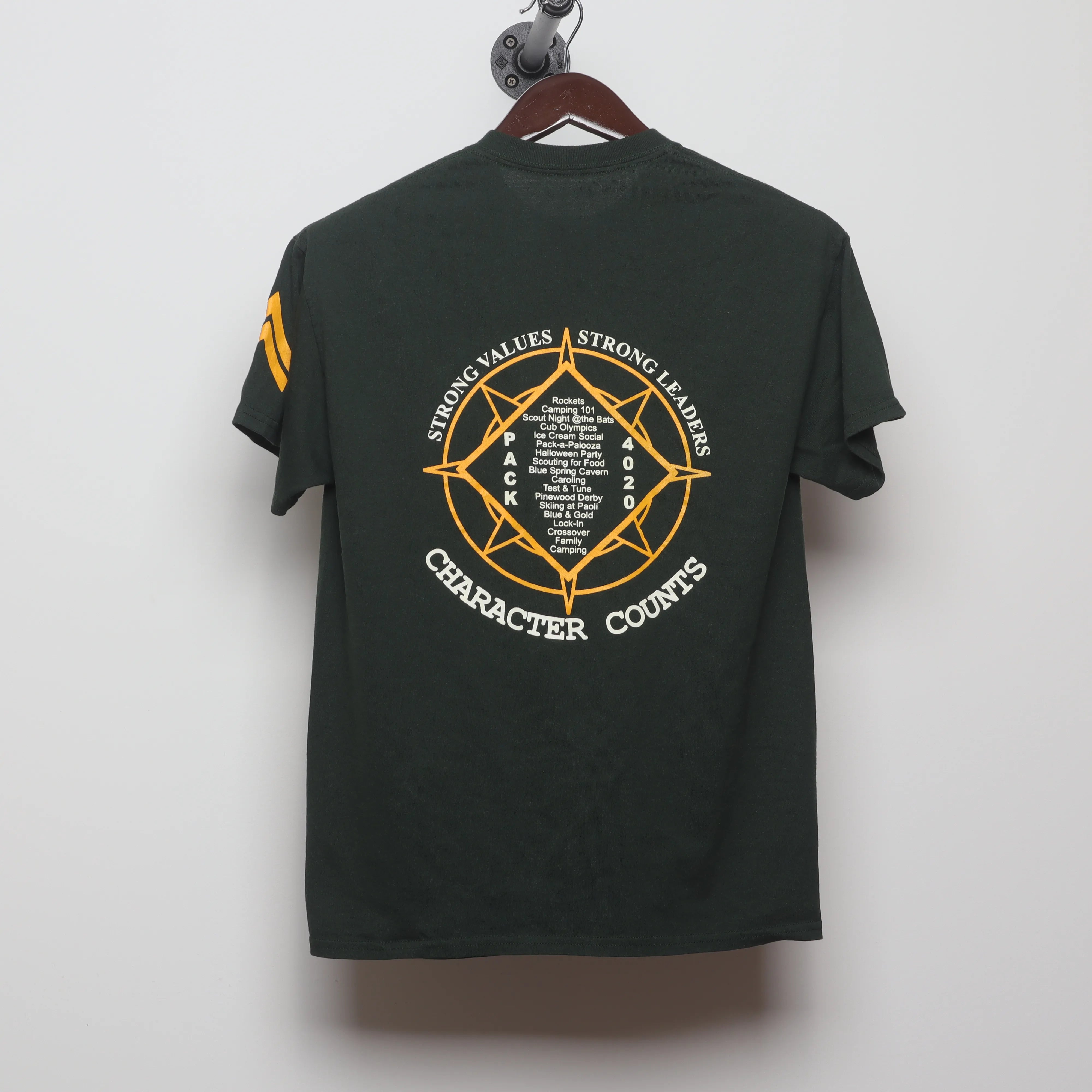 Back view of Vintage 2010s Cub Scout Pack 4020 Graphic T-Shirt L