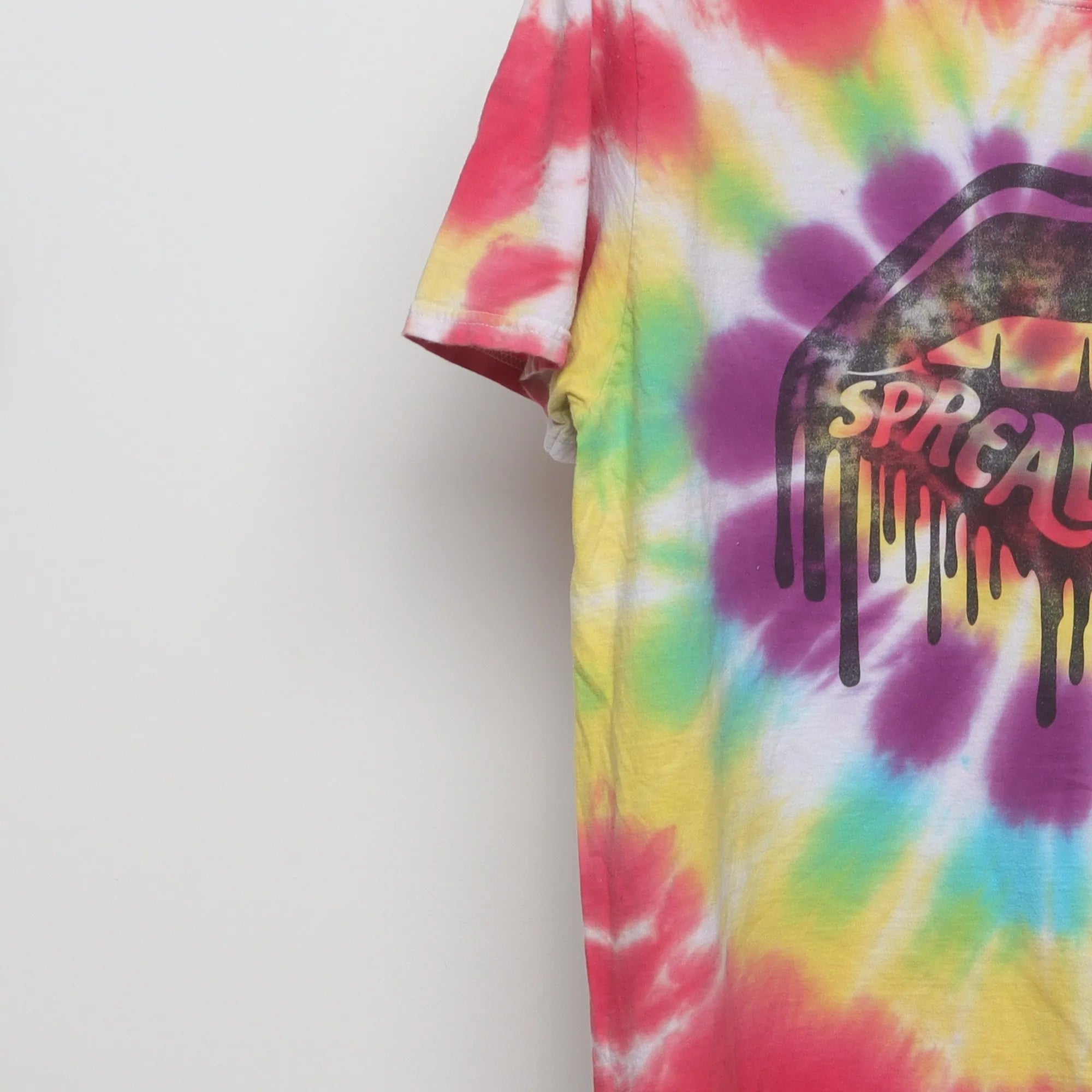 Close-up of the sleeve on the Vintage 2010s Fashion Nova Spread Love Tie-Dye Tee M