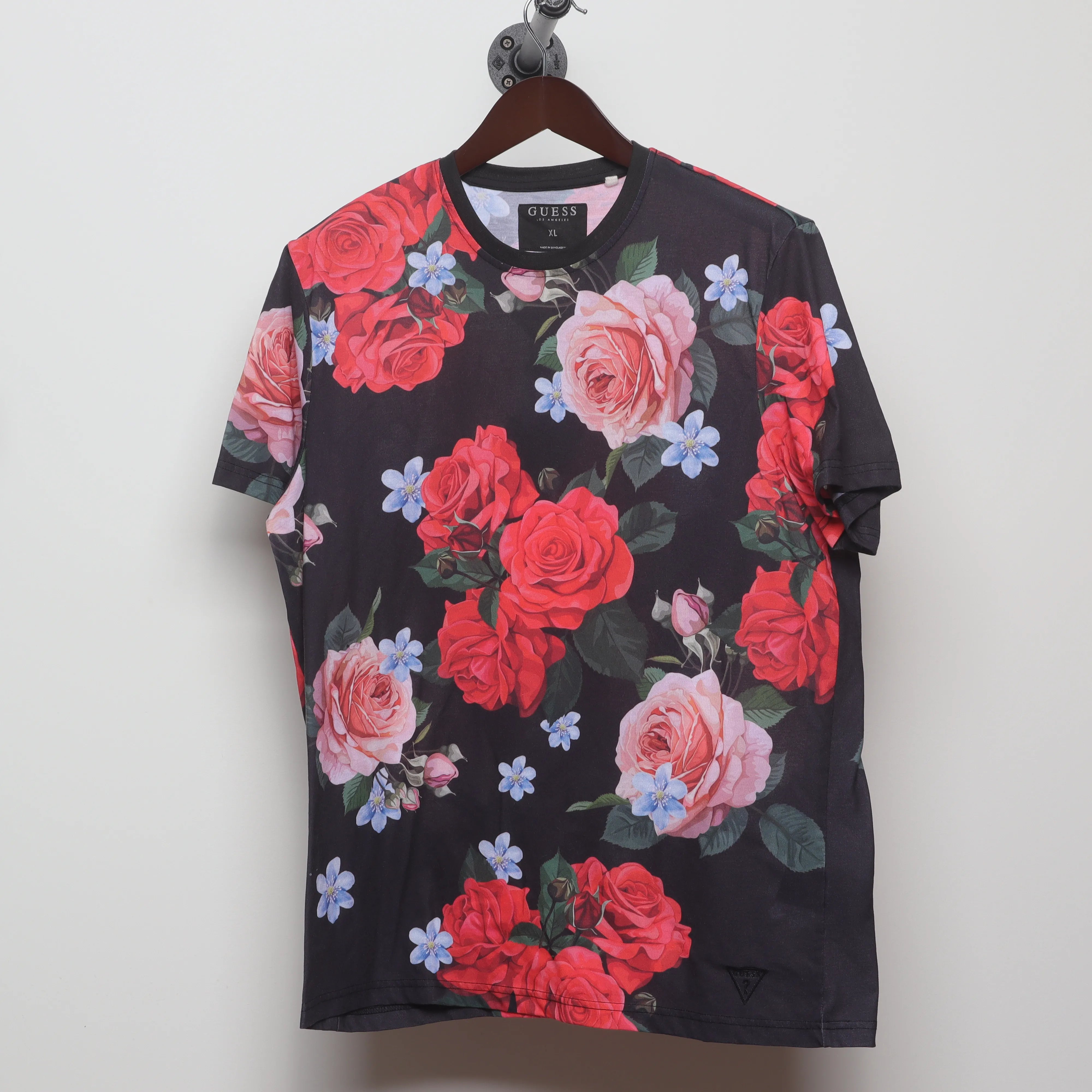 Front view of Vintage 2010s Guess Floral AOP T-Shirt XL