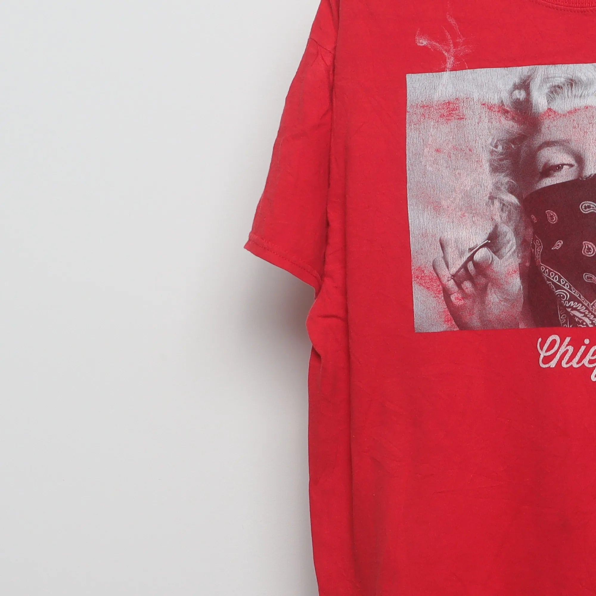 Close-up of the sleeve on the Vintage 2010s Marilyn Monroe Bandana Graphic T-Shirt XL