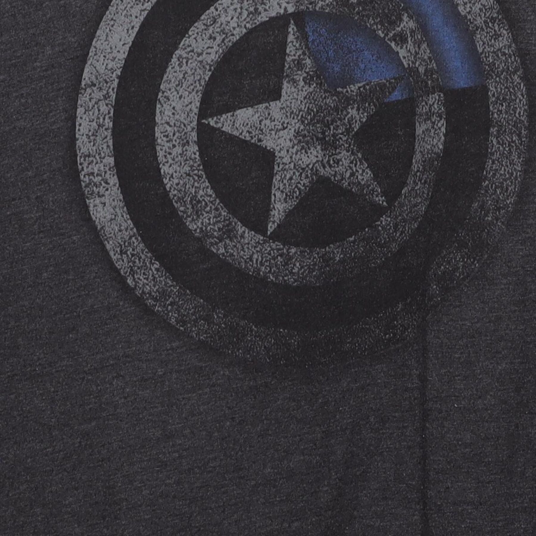 Close-up of the main graphic on the Vintage 2010s Marvel "Captain America Shield" T-Shirt - L