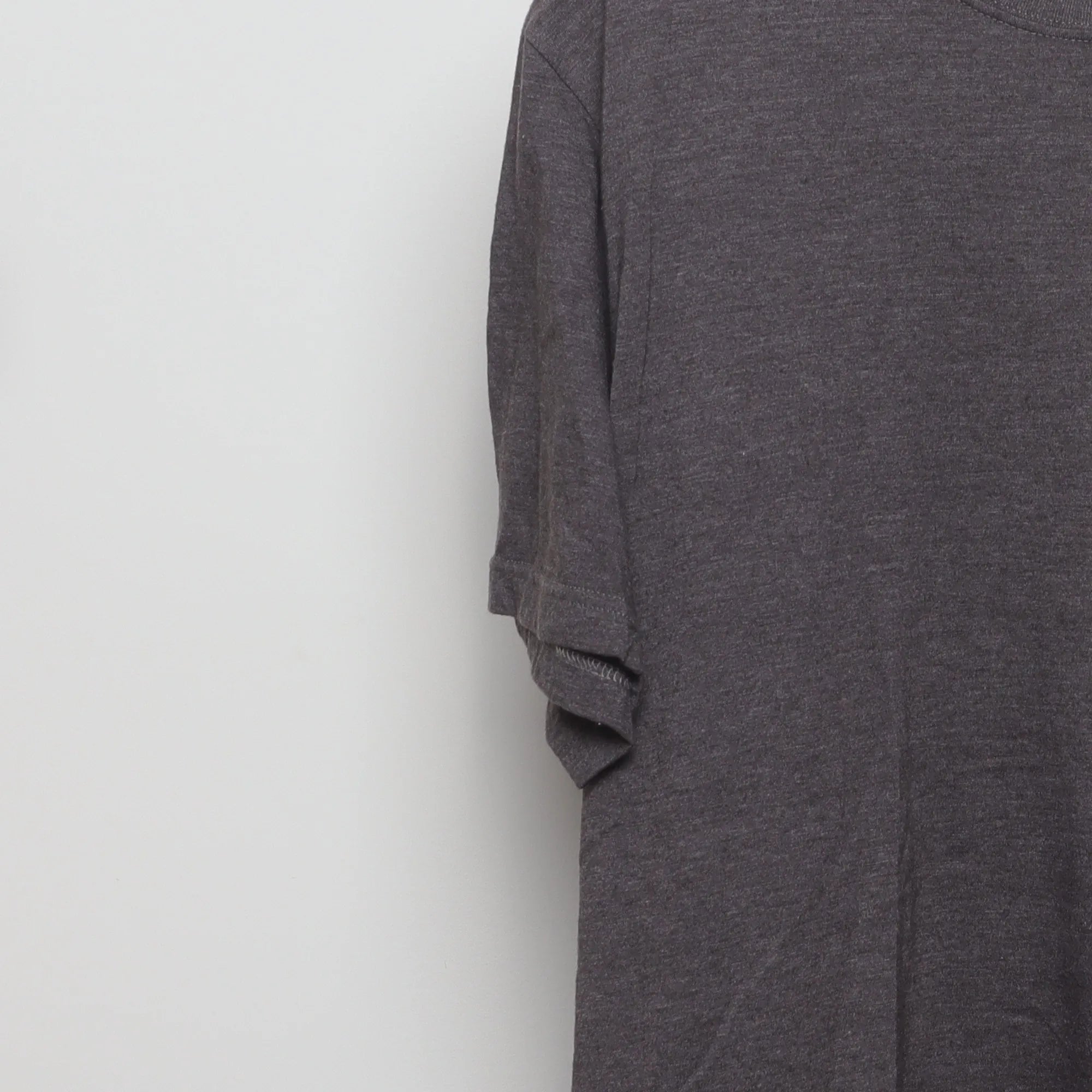 Close-up of the sleeve on the Vintage 2010s Nike Air Graphic T-Shirt XL
