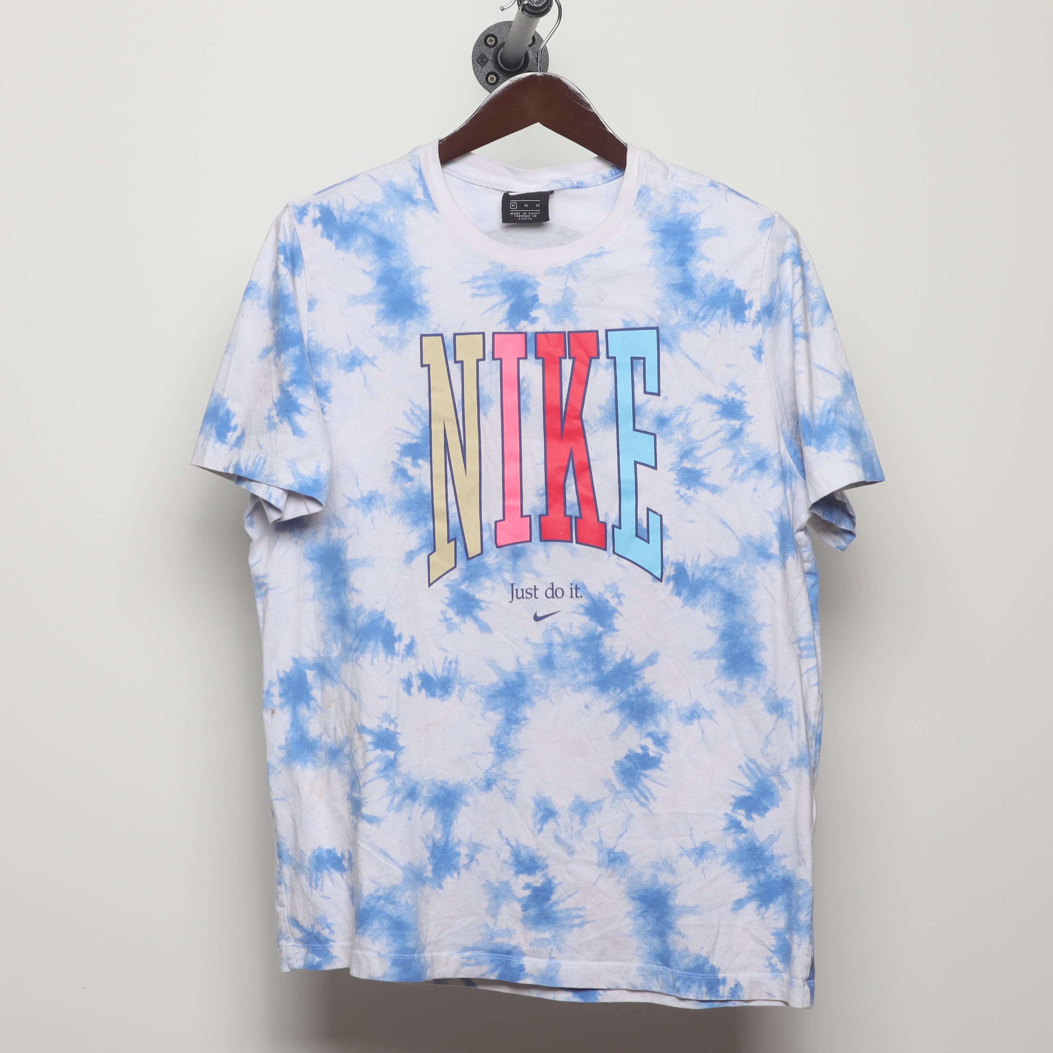 Front view of Vintage 2010s Nike Tie-Dye Peace Graphic Tee XL
