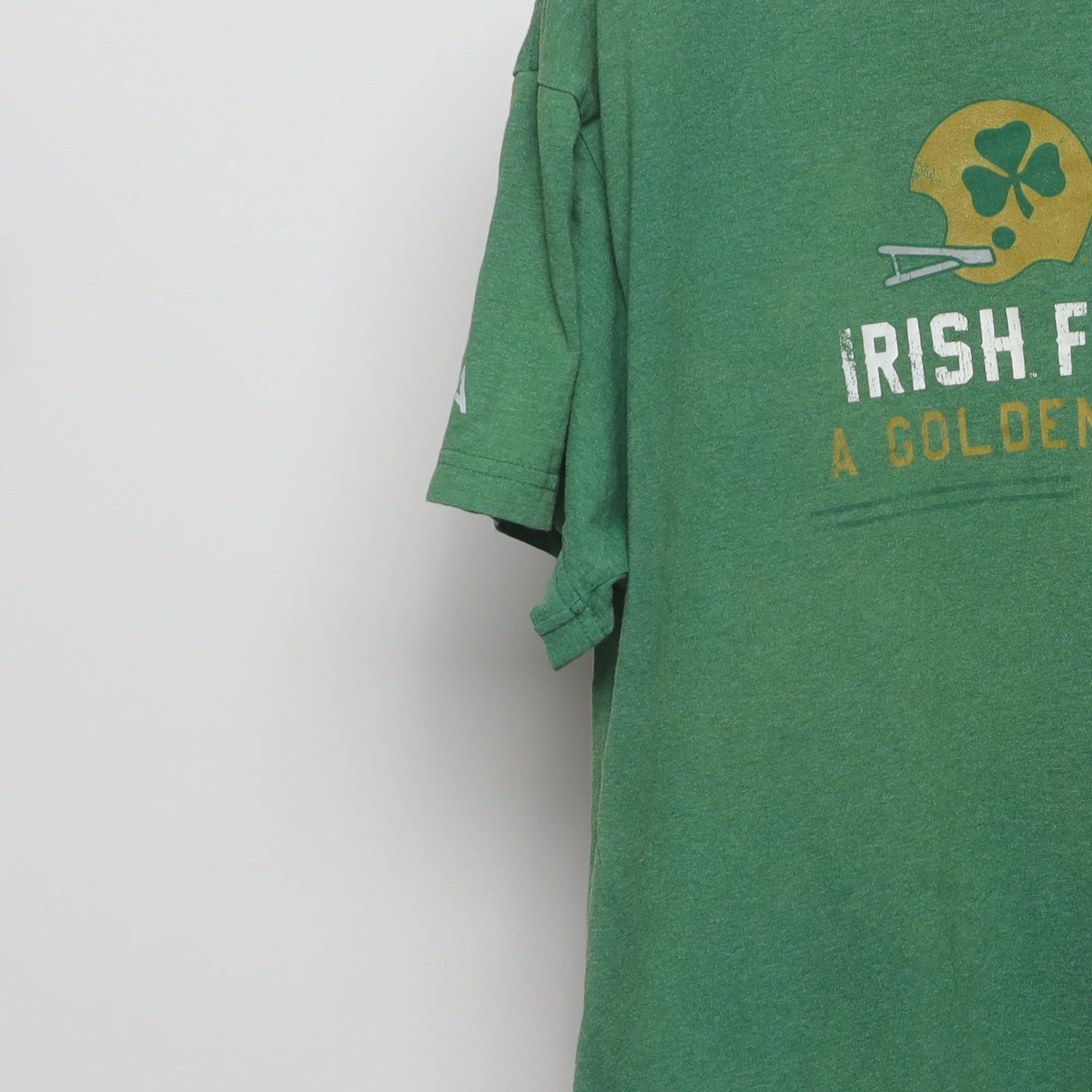 Close-up of the sleeve on the Vintage 2010s Notre Dame Football Graphic T-Shirt M