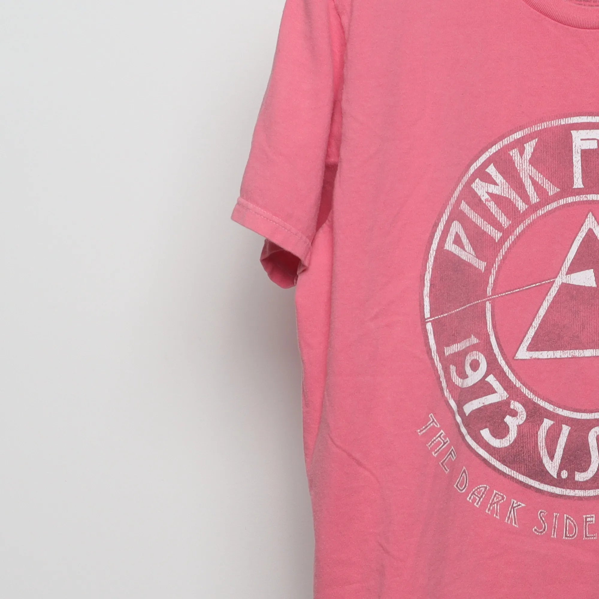 Close-up of the sleeve on the Vintage 2010s Pink Floyd 1973 Tour T-Shirt L
