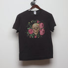 Front view of Vintage 2010s Skull & Roses Graphic T-Shirt M