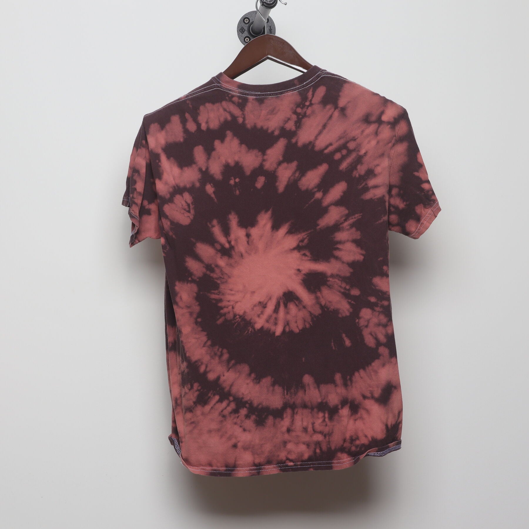 Back view of Vintage 2010s The Notorious B.I.G. "Biggie Smalls Globe" T-Shirt - M