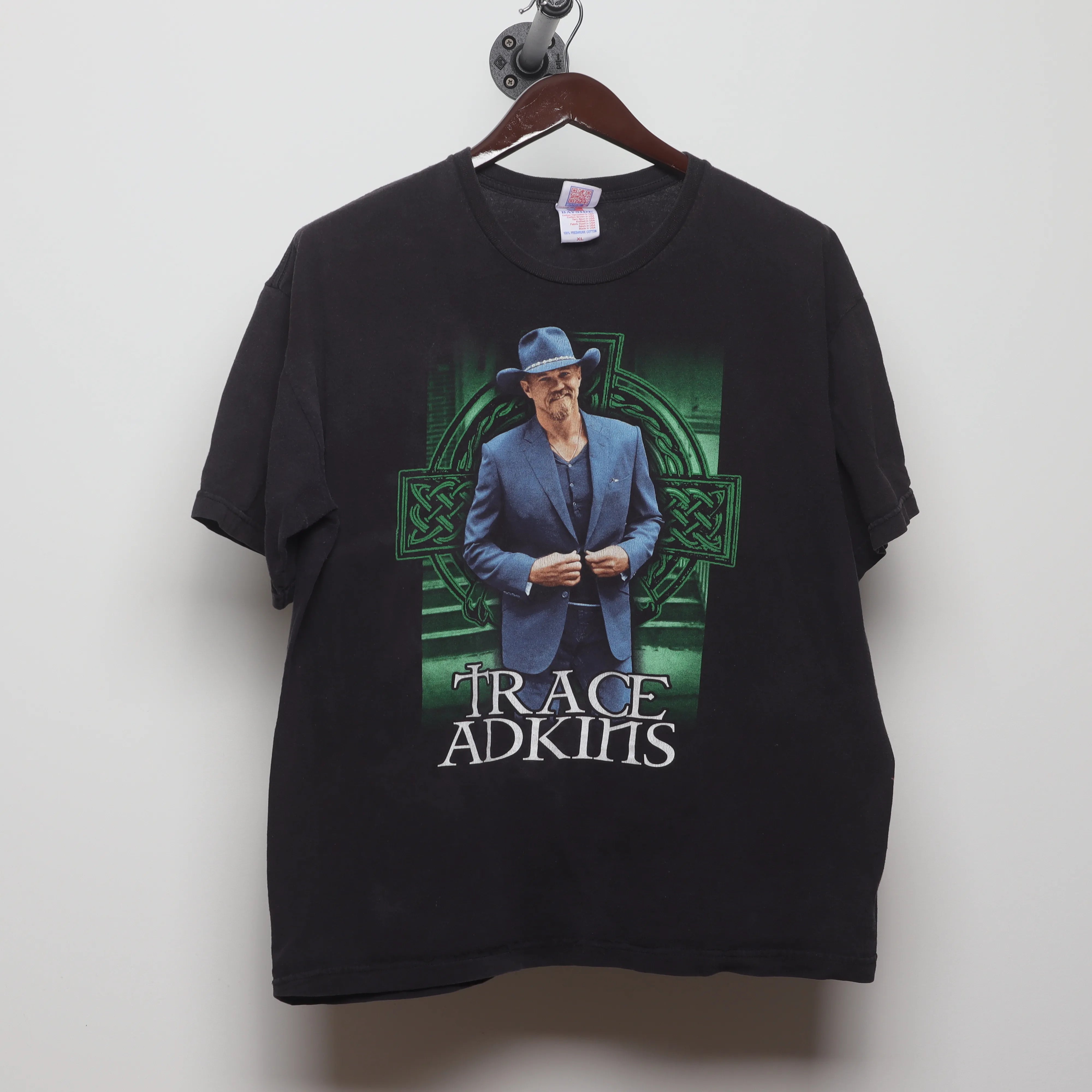Front view of Vintage 2010s Trace Adkins Tour 2015 T-Shirt XL
