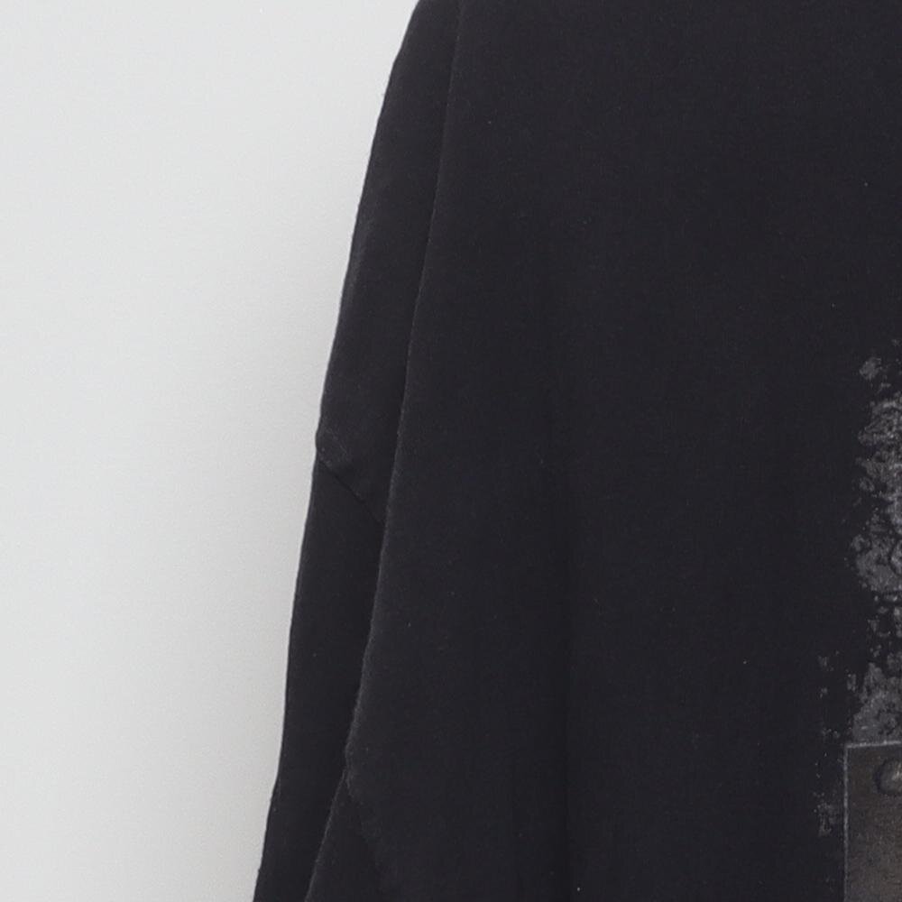 Close-up of the sleeve on the Vintage 2010s WWE Dean Ambrose "Ambrose Asylum" T-Shirt - XXL