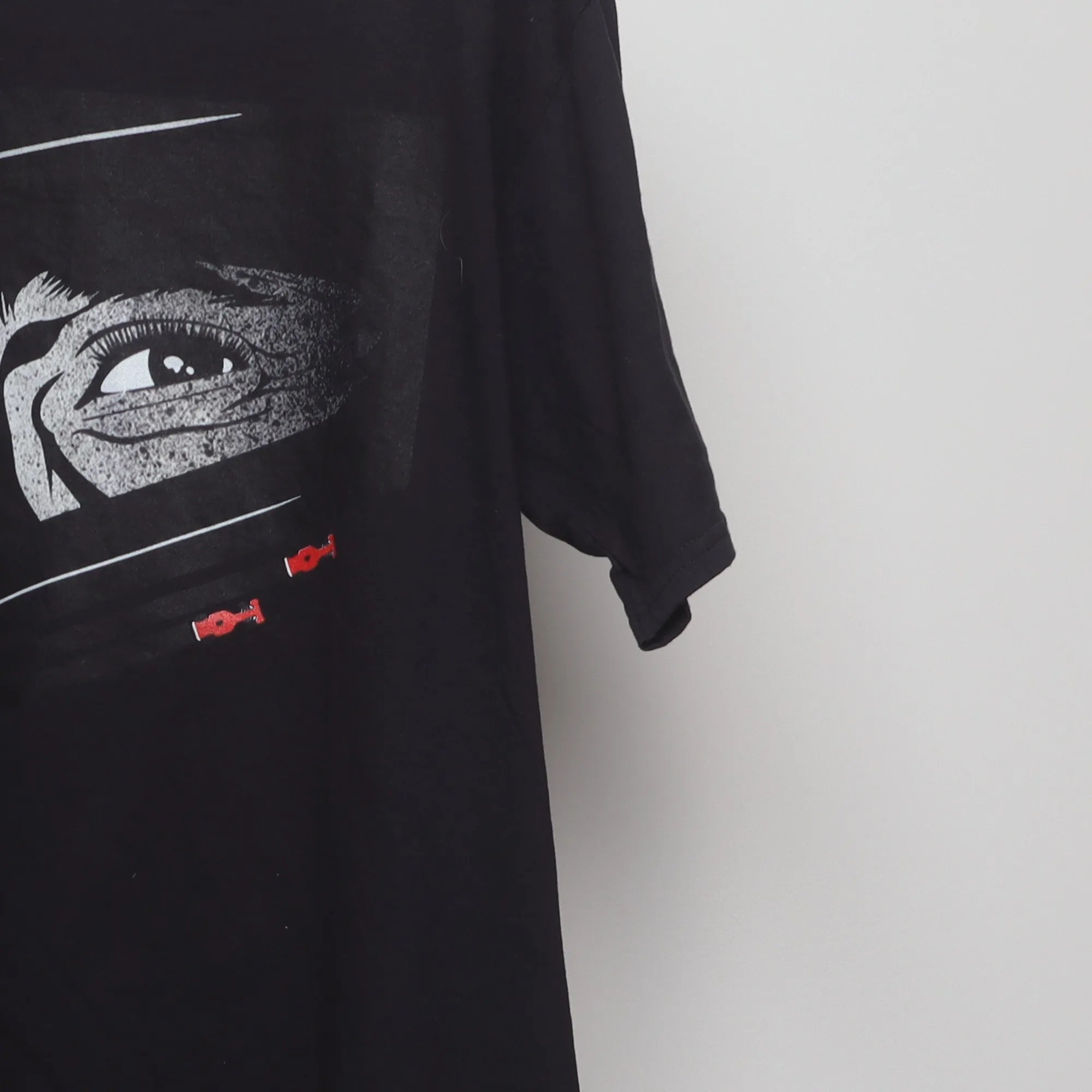 Close-up of the sleeve on the Vintage 90s Style Ayrton Senna F1 Racing Tee L