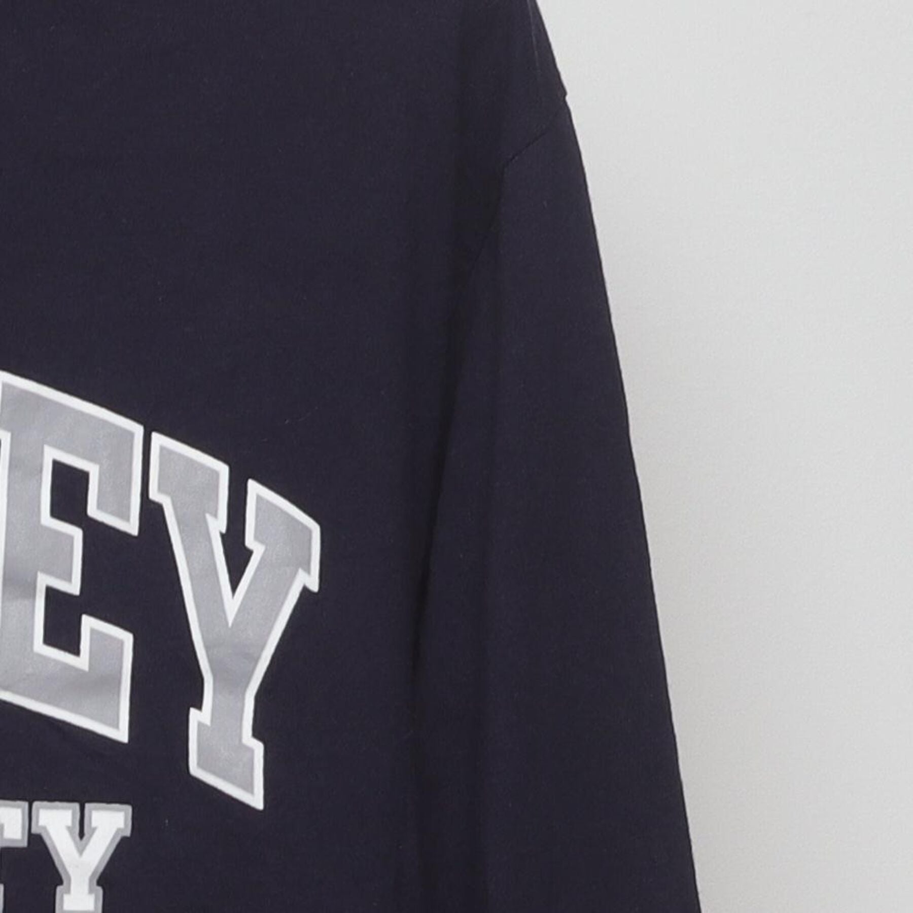 Close-up of the Right sleeve on the Vintage Y2K Champion "Bentley University" T-Shirt - S