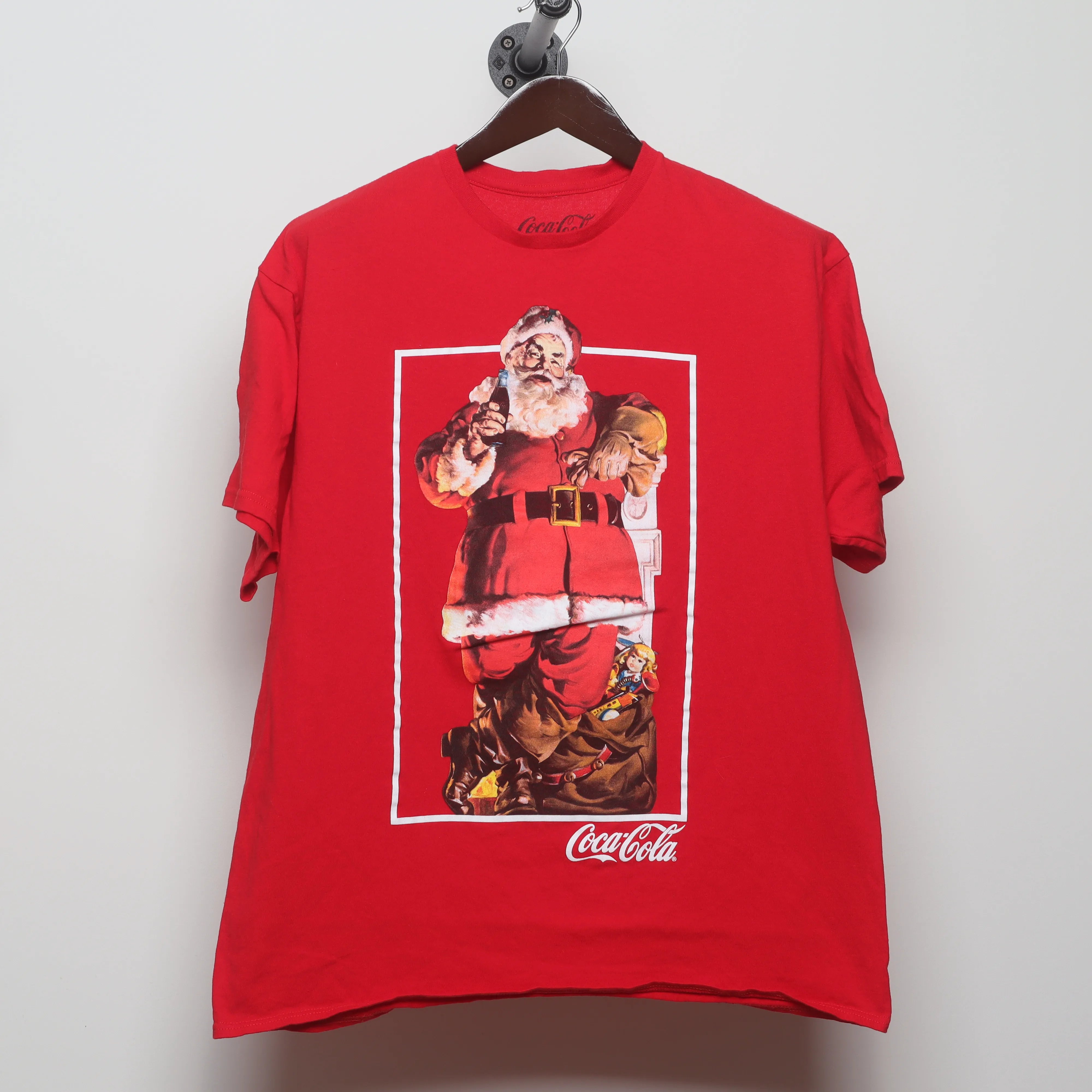 Front view of Vintage Coca-Cola Santa Claus Graphic Tee L