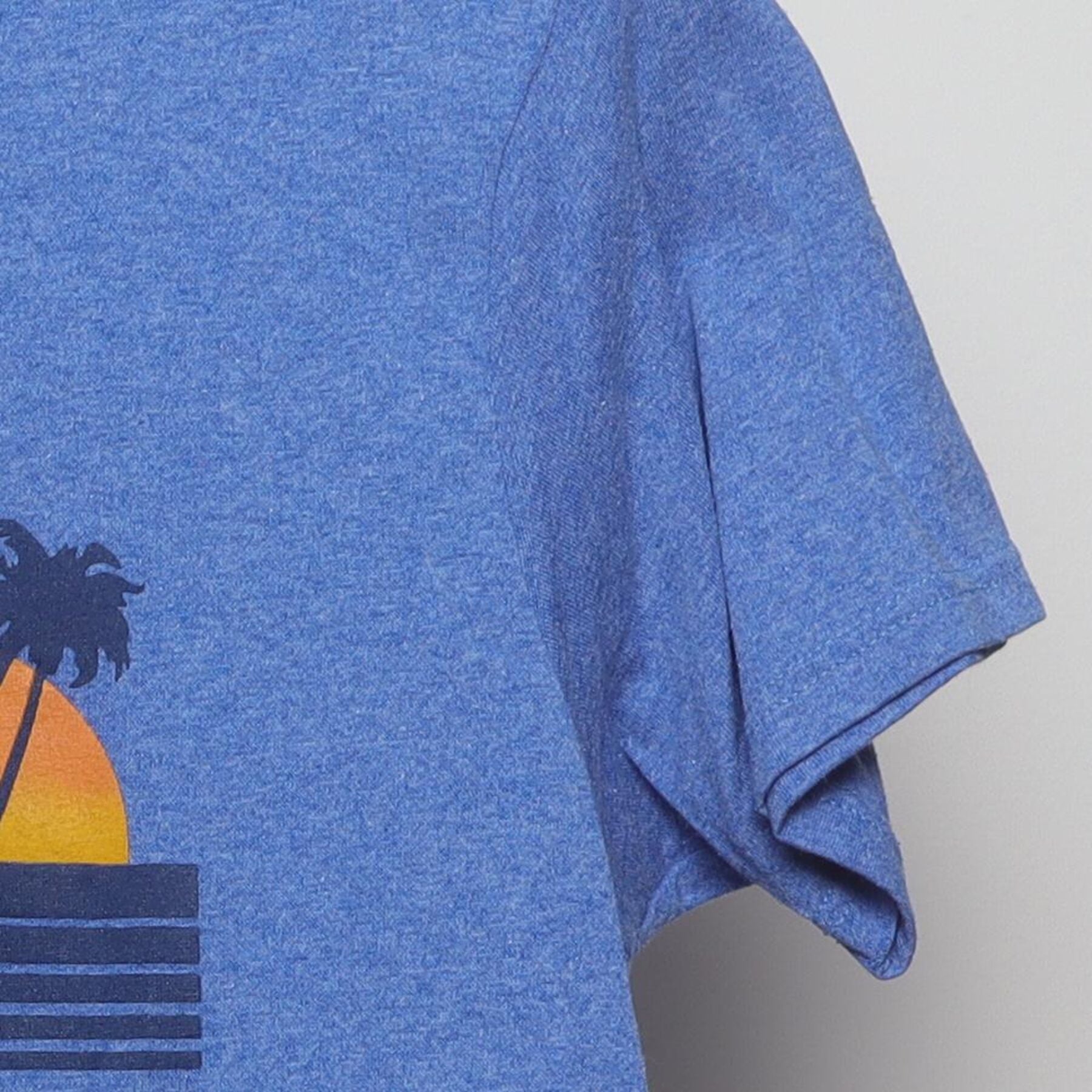 Close-up of the Right sleeve on the Vintage Y2K Cozumel Mexico "Sunset Palm Trees" T-Shirt - M