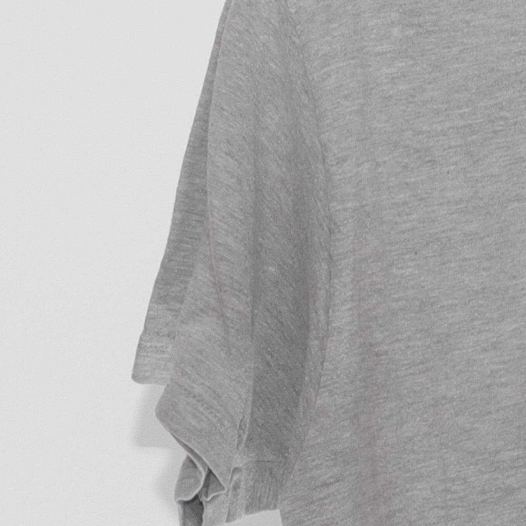 Close-up of the Left sleeve on the Vintage 2010s Destiny "Guardian Classes" T-Shirt - M