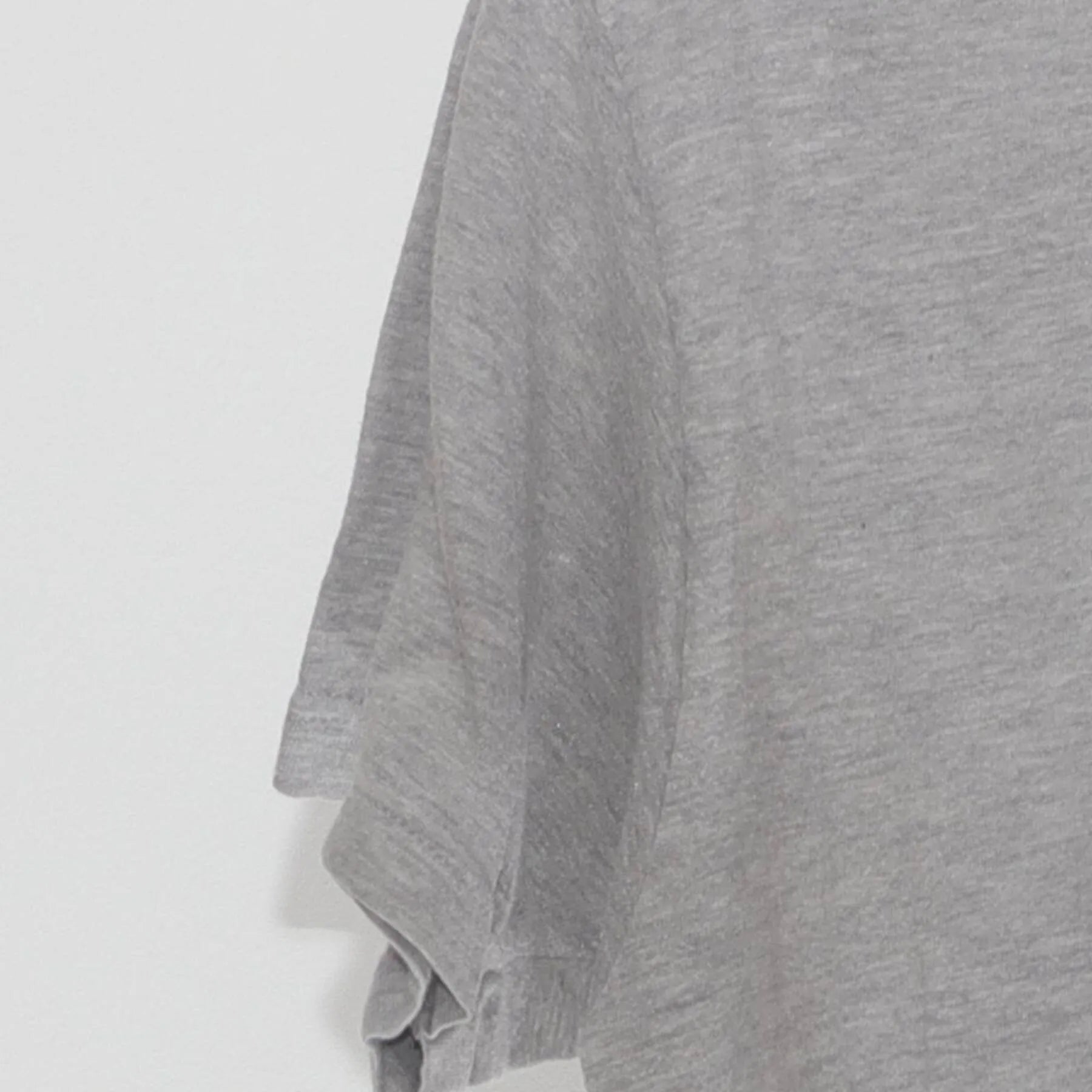 Close-up of the Left sleeve on the Vintage 2010s Destiny "Guardian Classes" T-Shirt - M